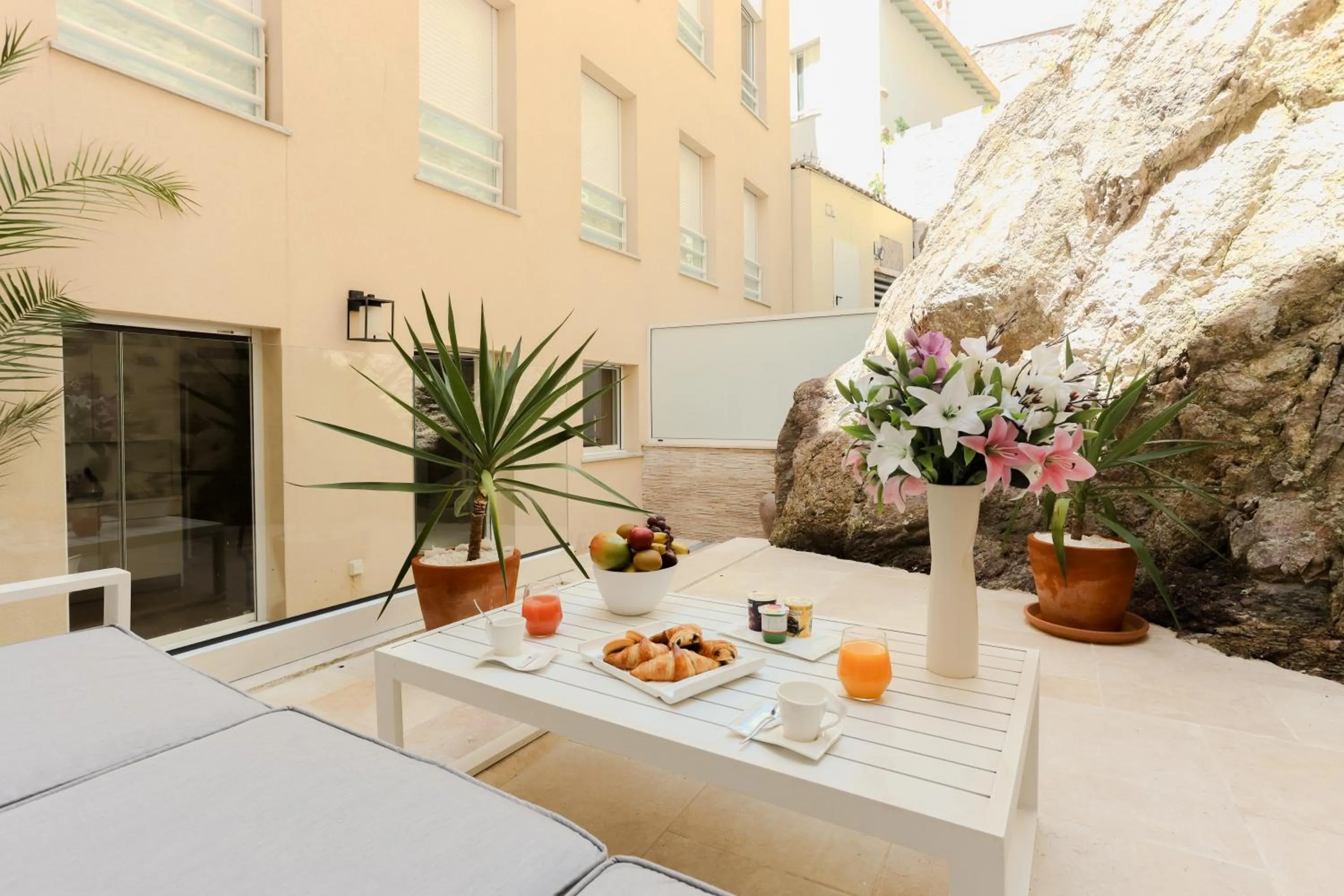 Patio in Traverse Des Artistes