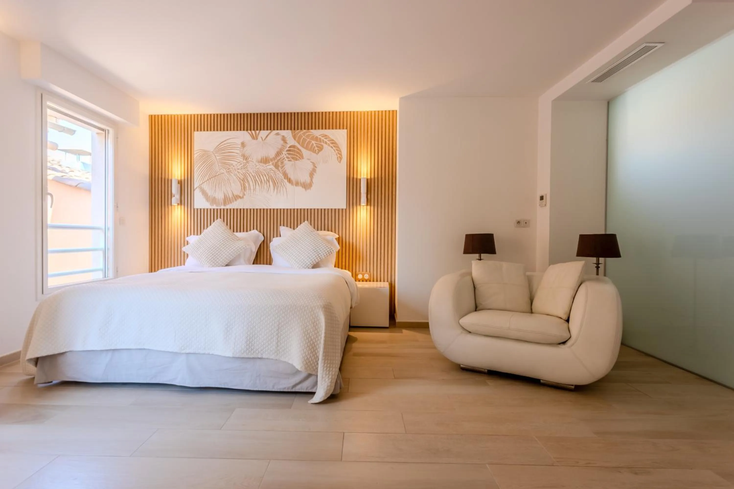 Bed in Traverse Des Artistes