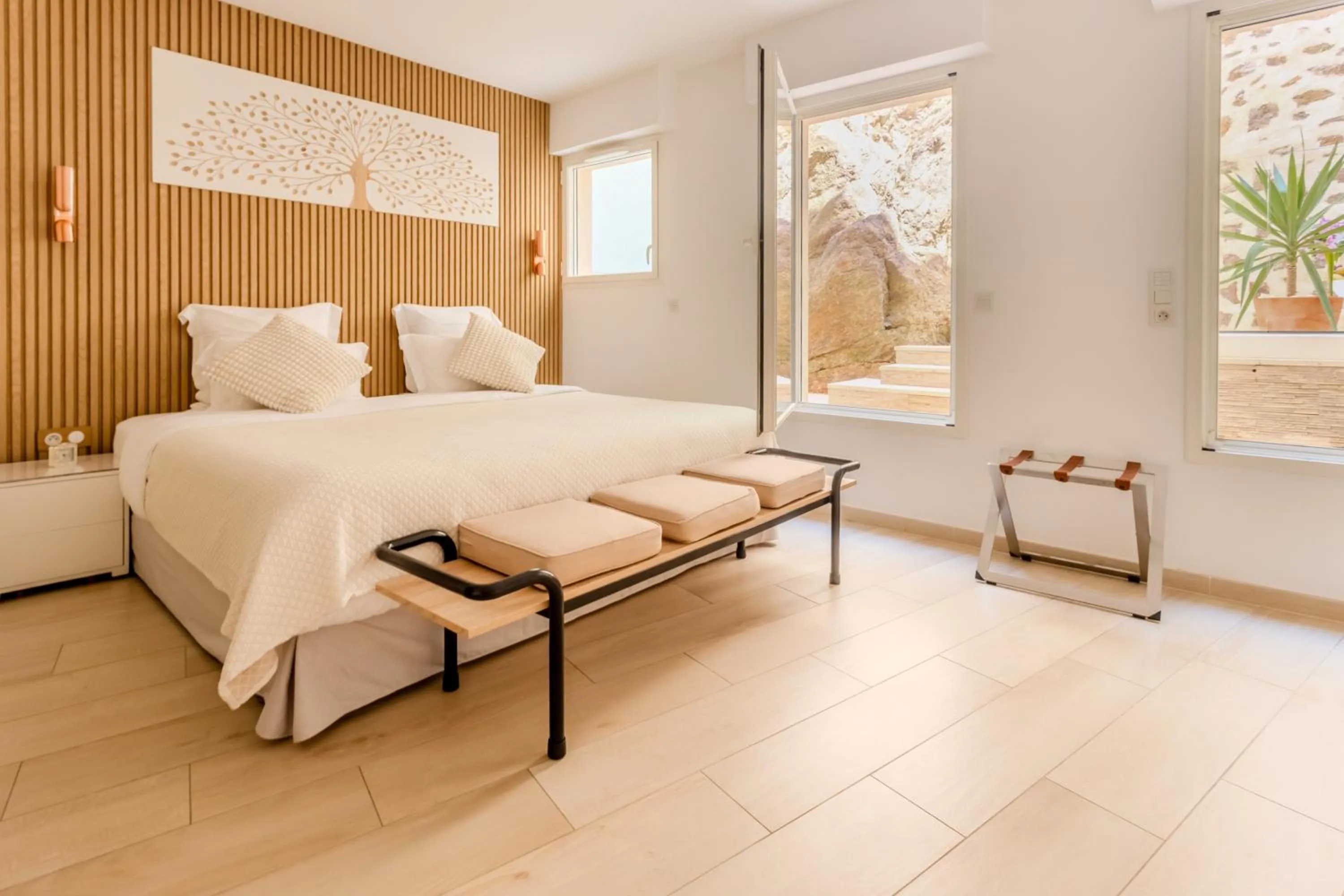 Bedroom, Bed in Traverse Des Artistes