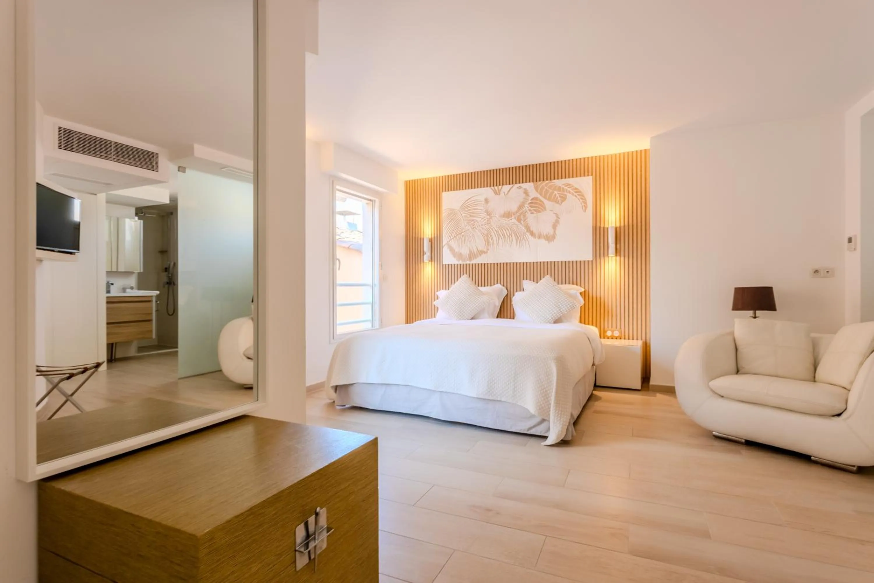 Bed in Traverse Des Artistes