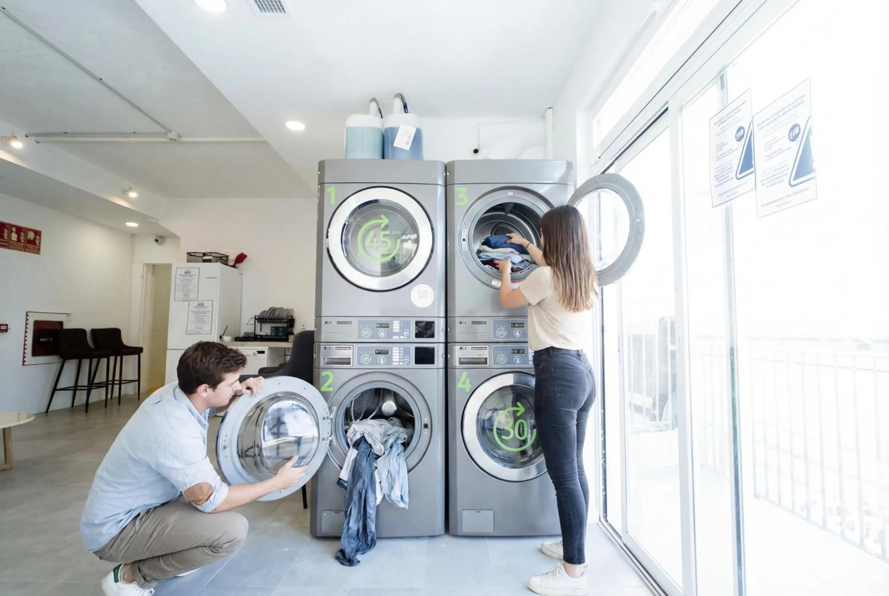 washing machine in MadVibes Hostel Gran Vía