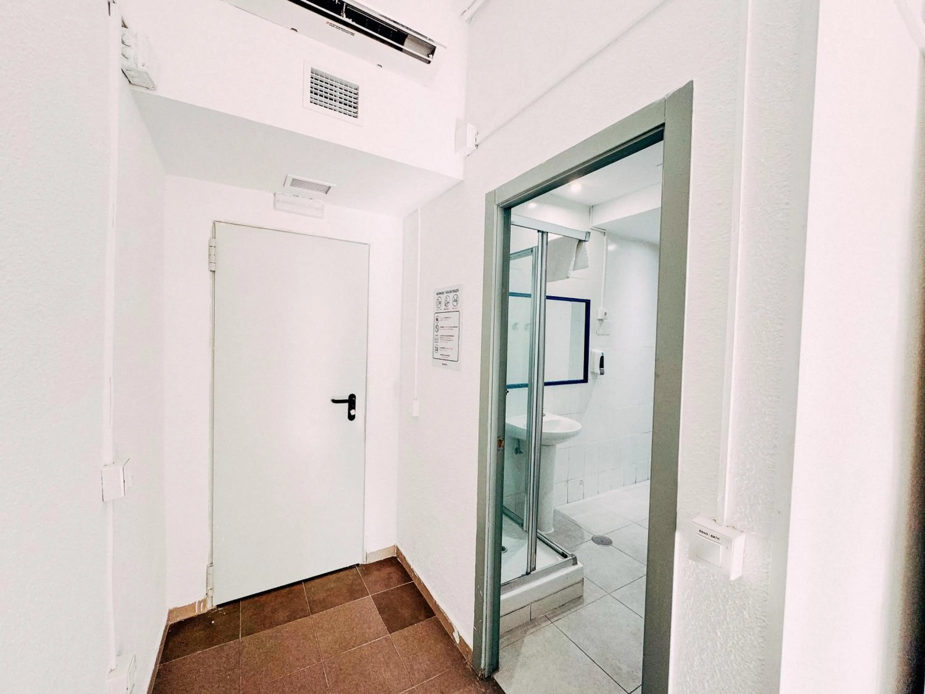 Bathroom in MadVibes Hostel Gran Vía