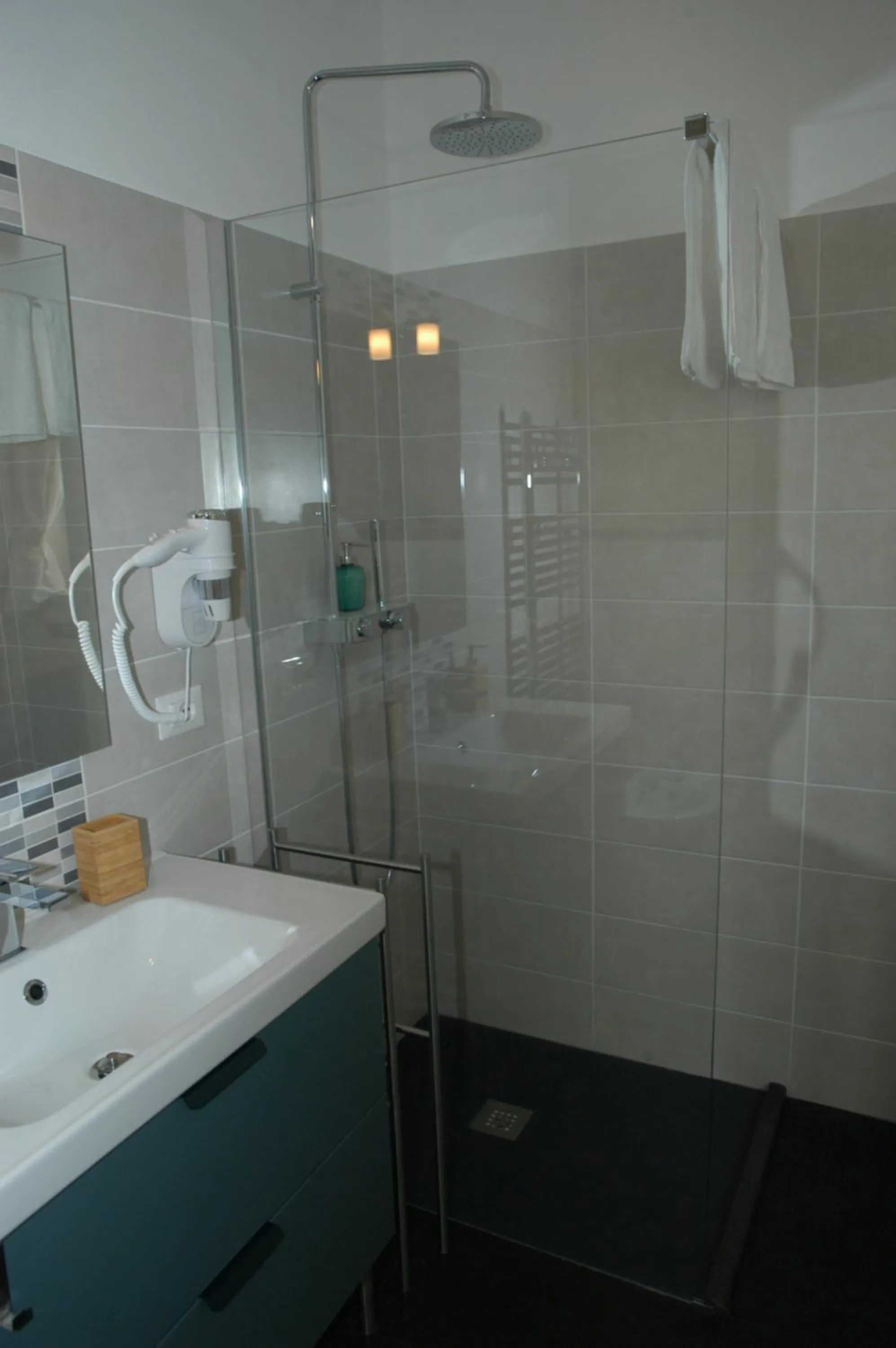 Bathroom in Castello D'Alcontres Guest House 3 stelle