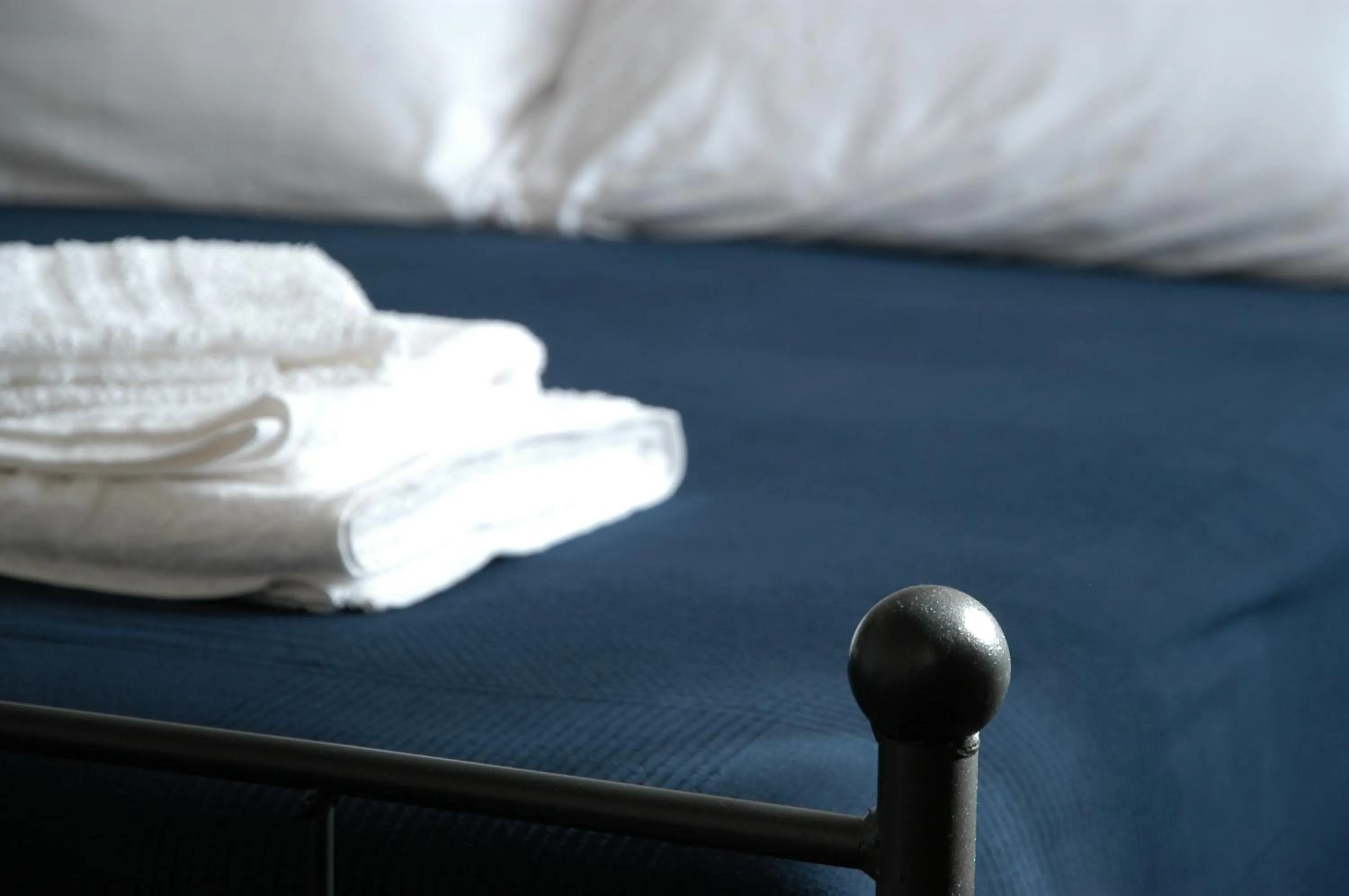 Bed in Castello D'Alcontres Guest House 3 stelle