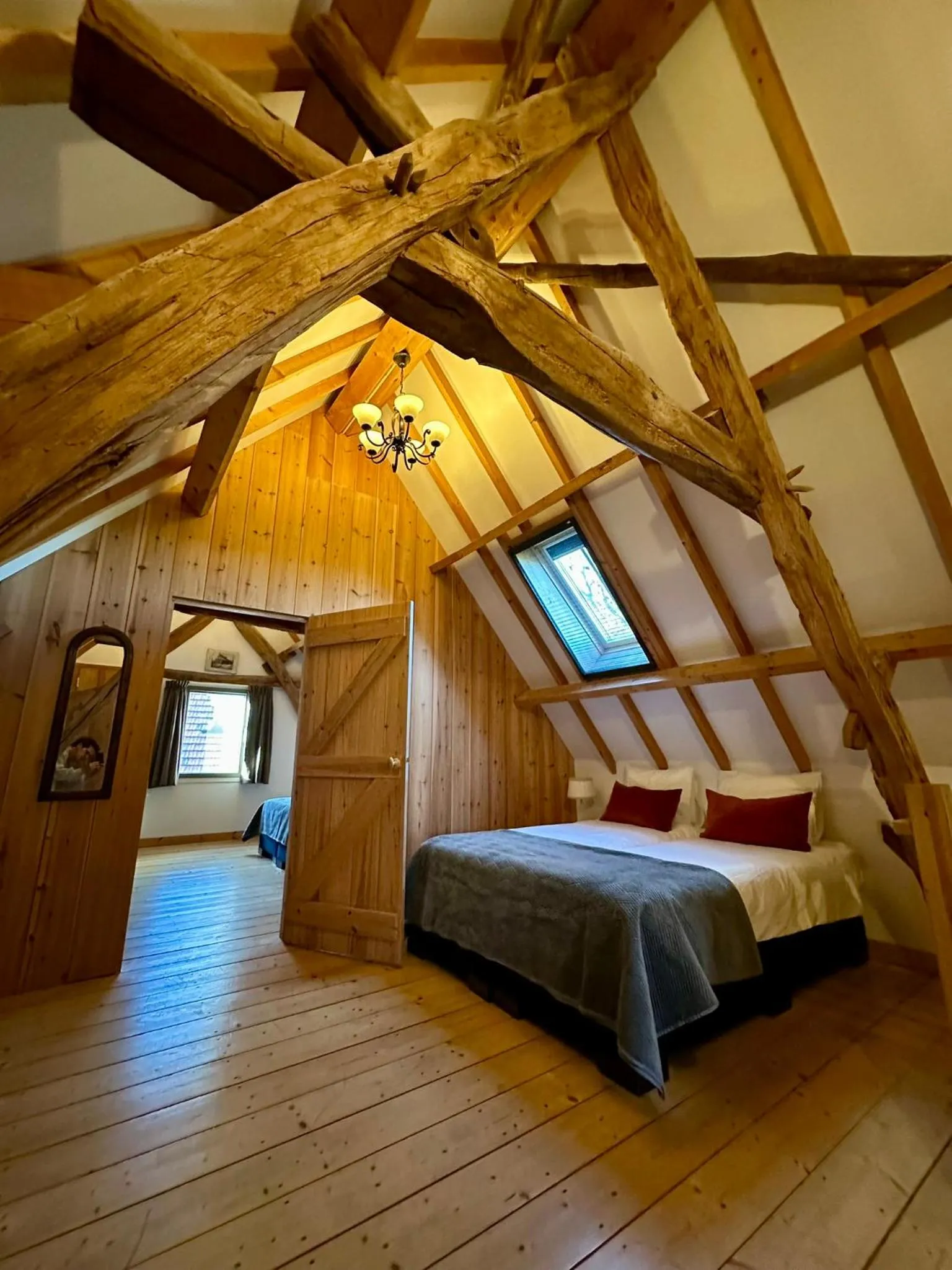 Bed in Erfgoed & Logies Den Heijkant