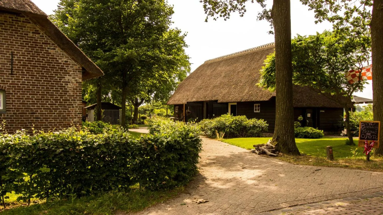 Property building in Erfgoed & Logies Den Heijkant