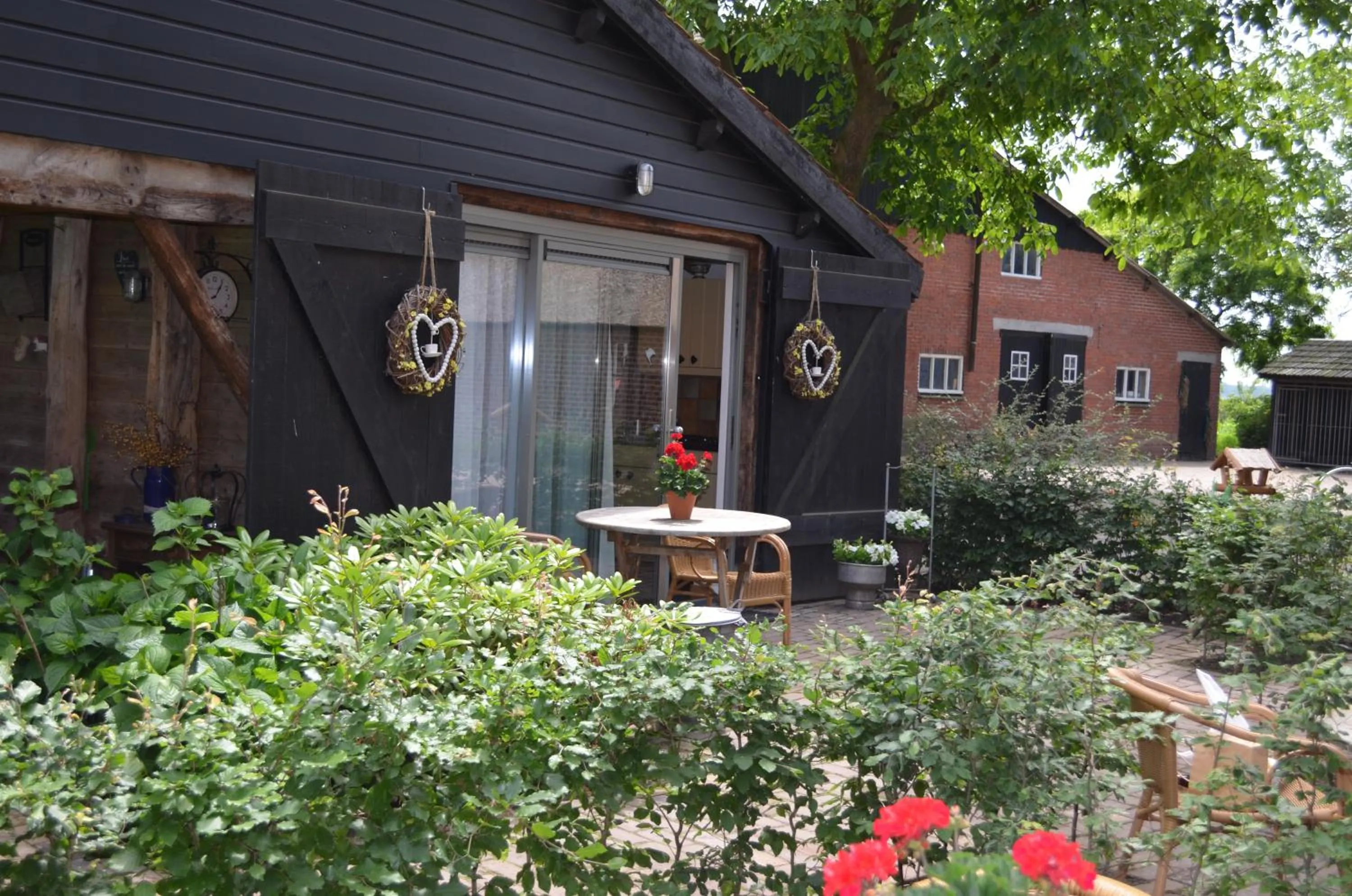 Patio in Erfgoed & Logies Den Heijkant