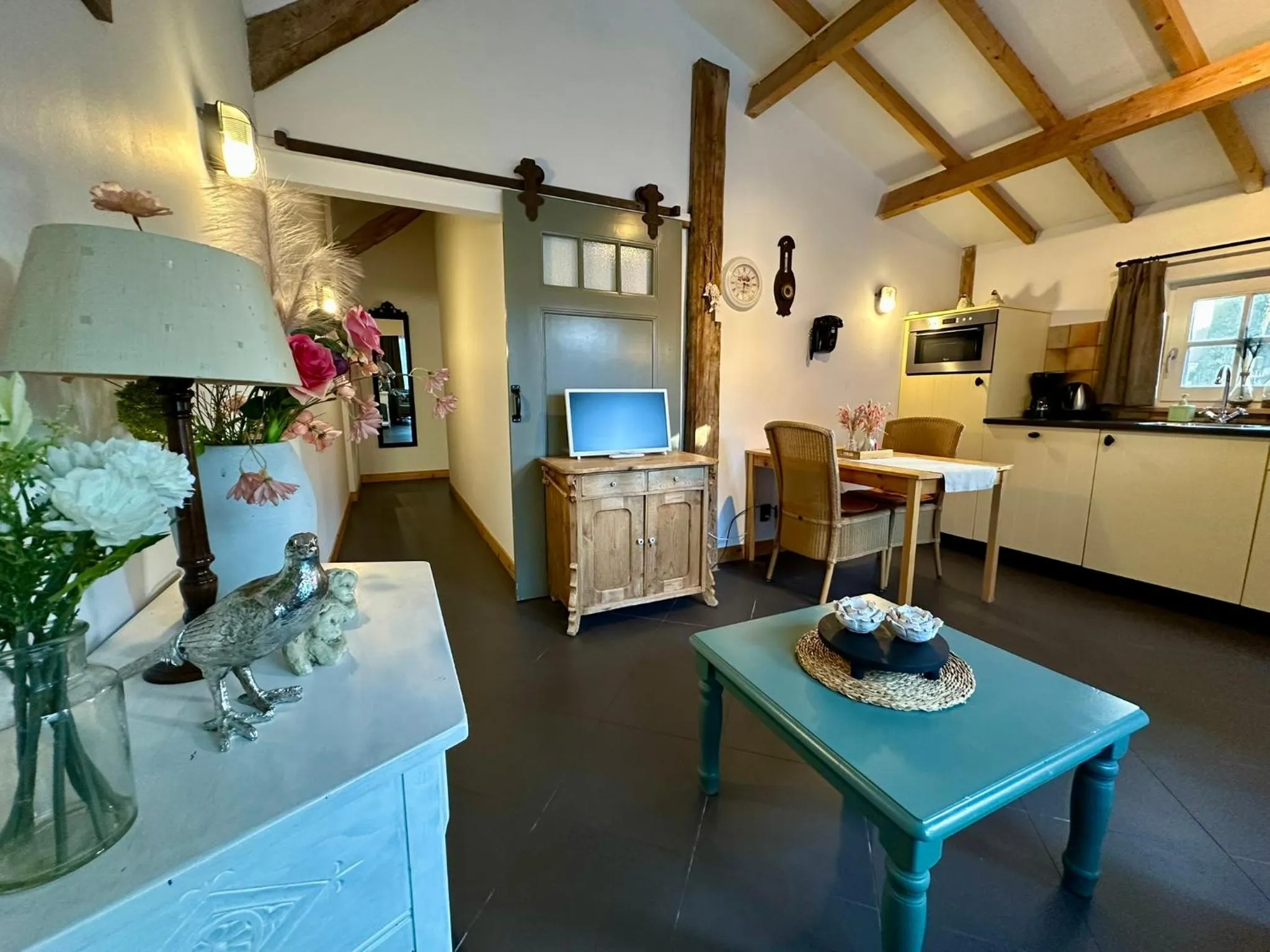 Photo of the whole room in Erfgoed & Logies Den Heijkant