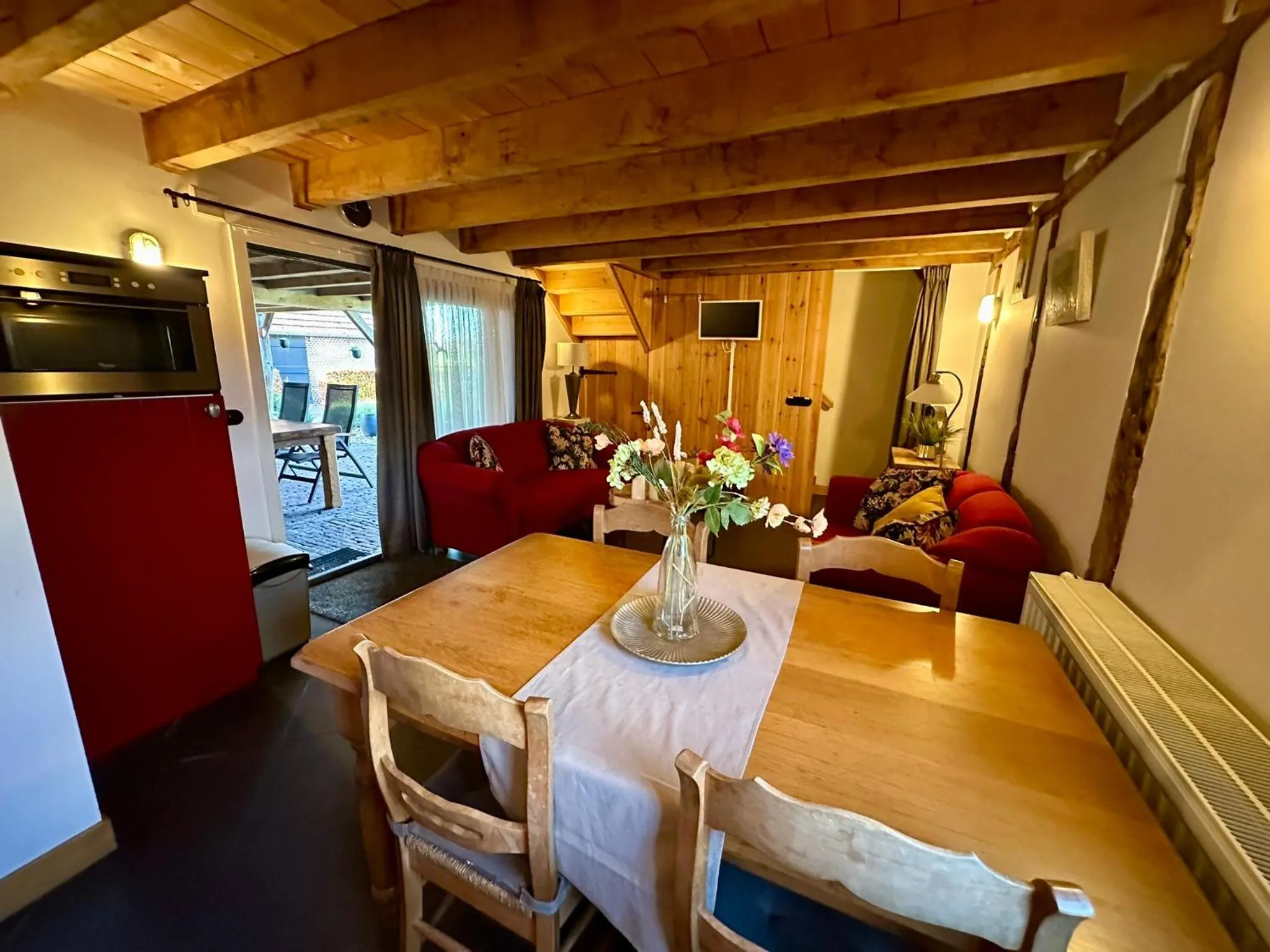 Photo of the whole room in Erfgoed & Logies Den Heijkant