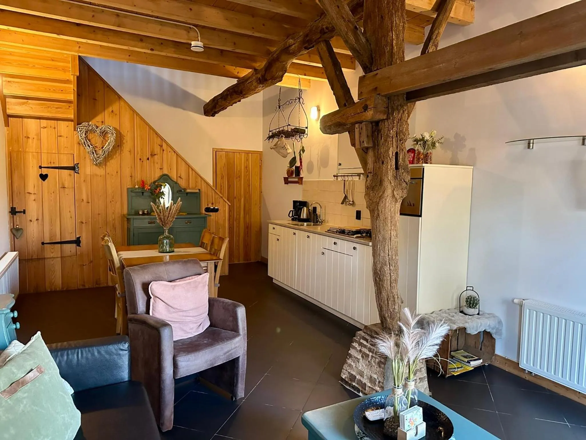 Kitchen or kitchenette in Erfgoed & Logies Den Heijkant