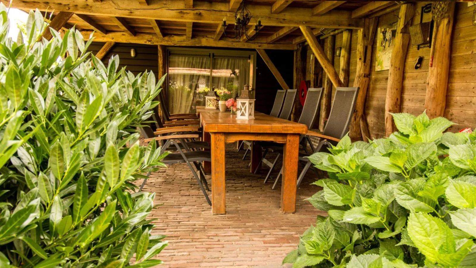 Patio in Erfgoed & Logies Den Heijkant