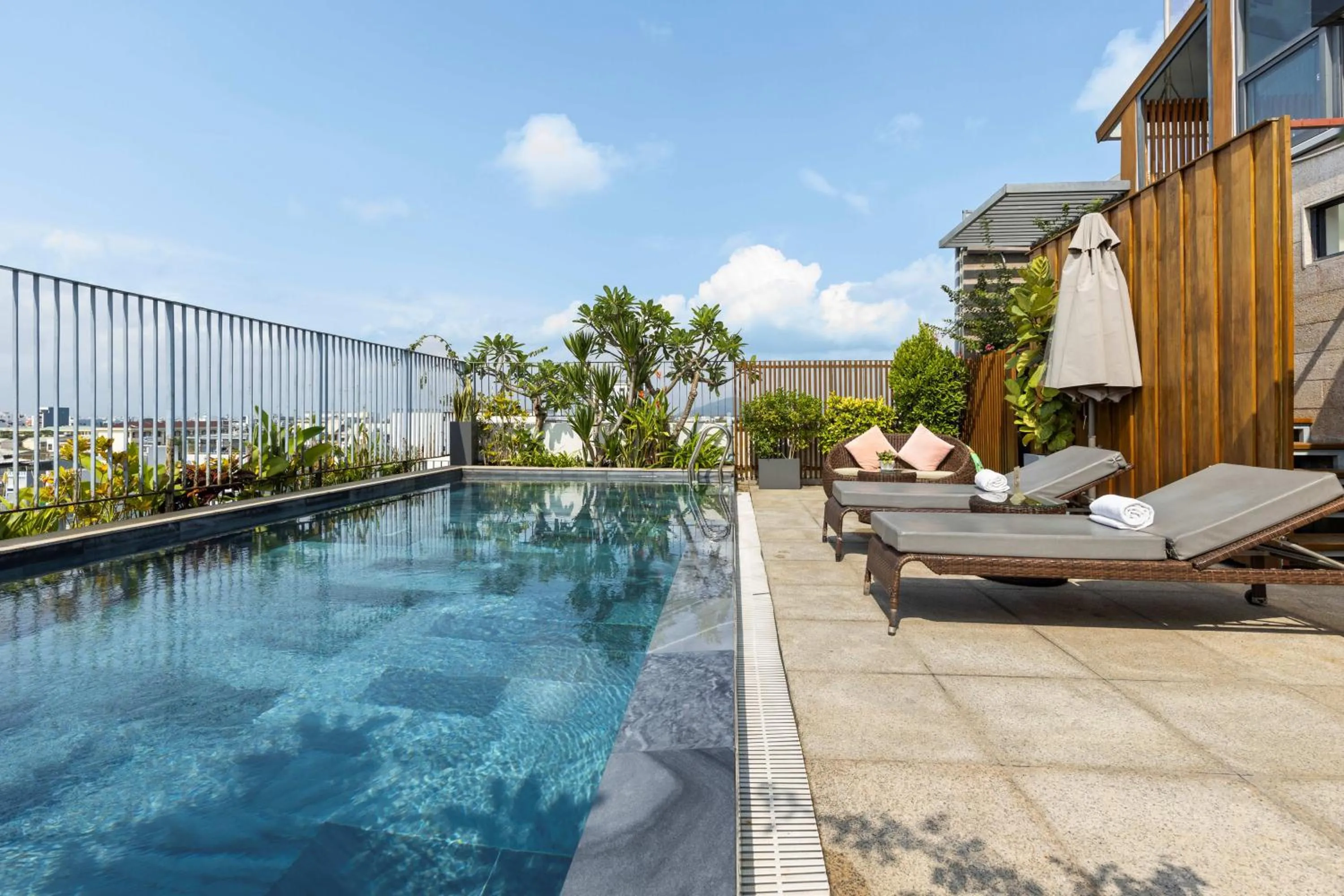 Swimming pool in Moon Hotel and Apartment Da Nang