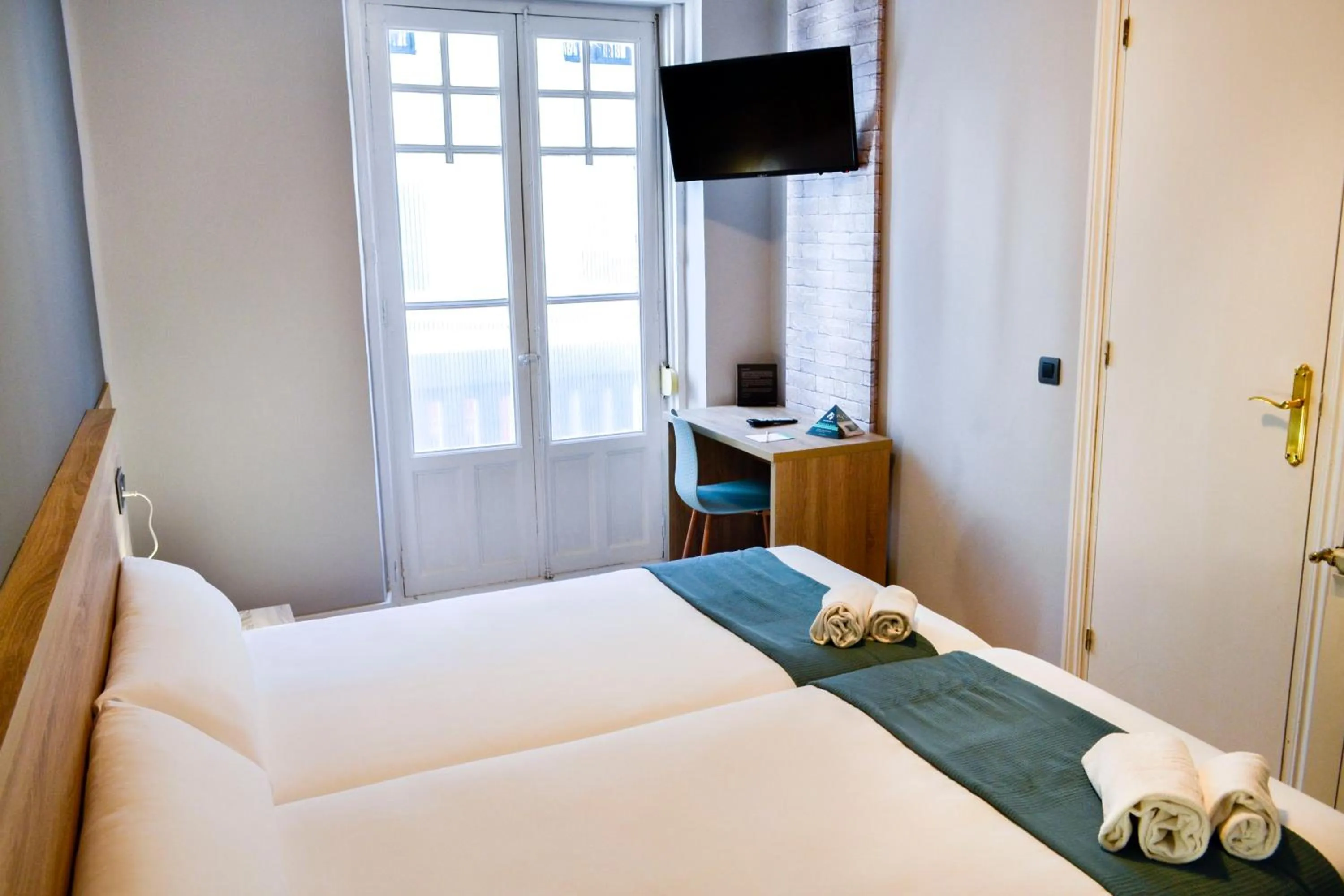 Bed in Alda Centro León