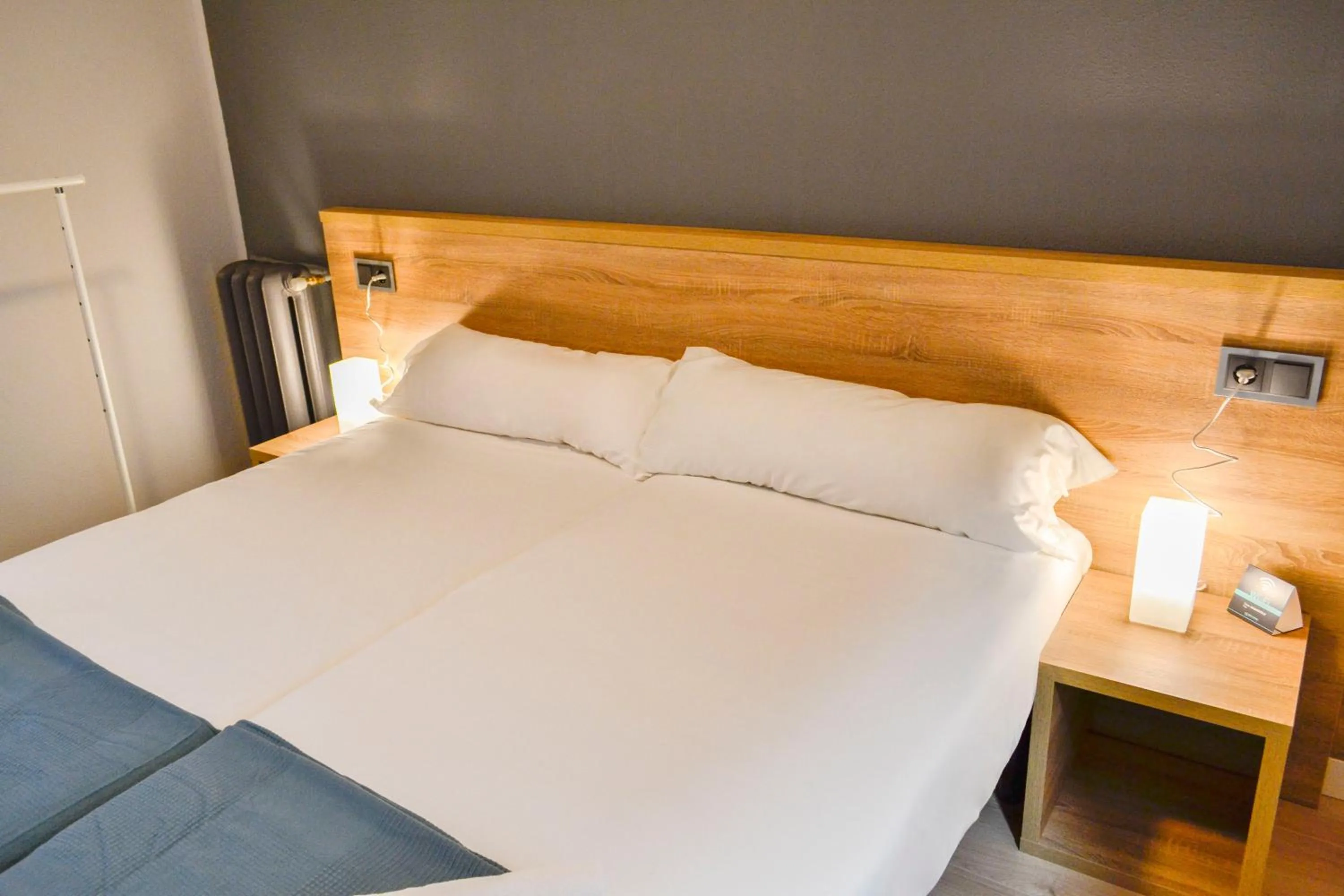 Bed in Alda Centro León