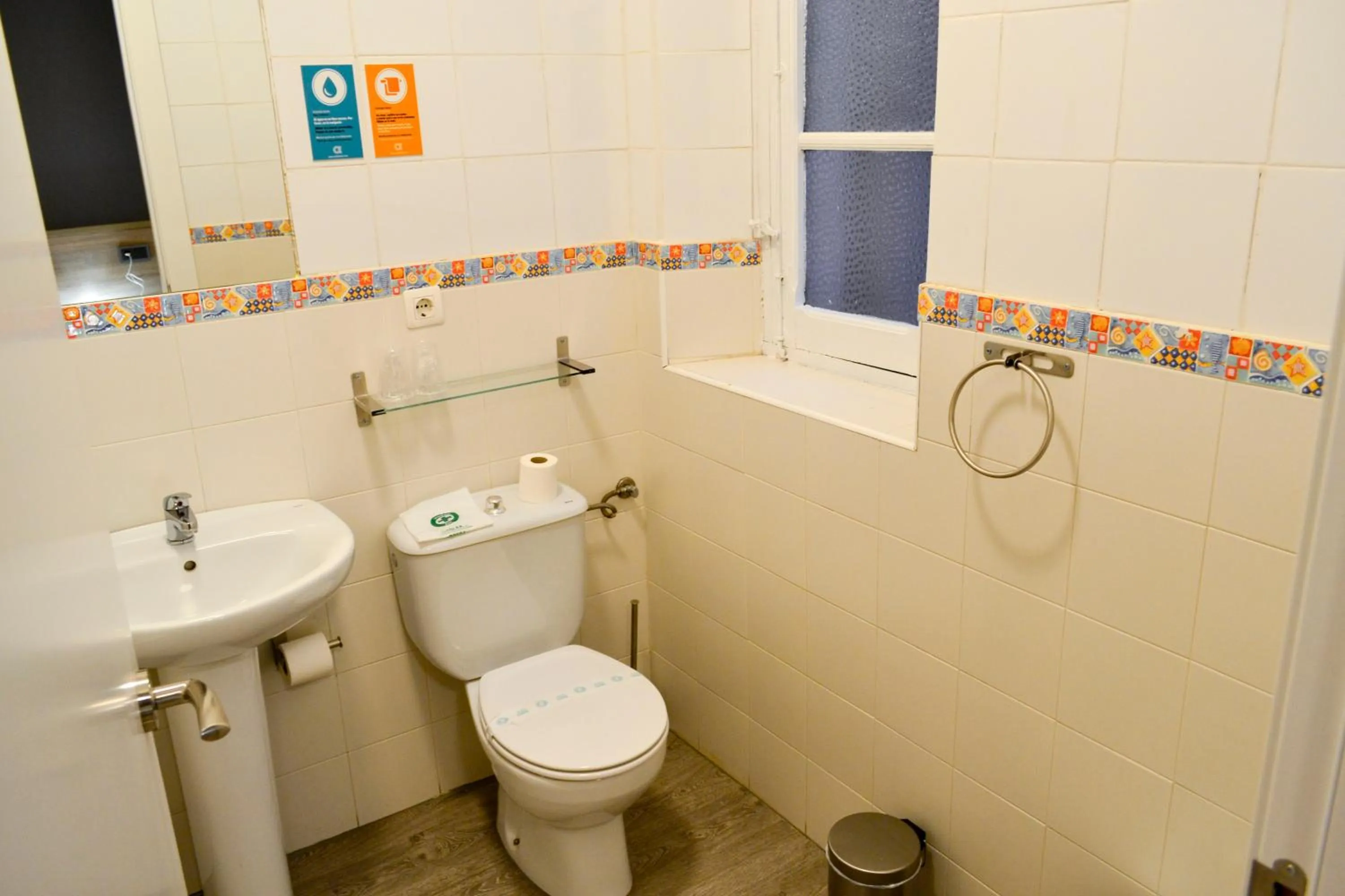 Bathroom in Alda Centro León