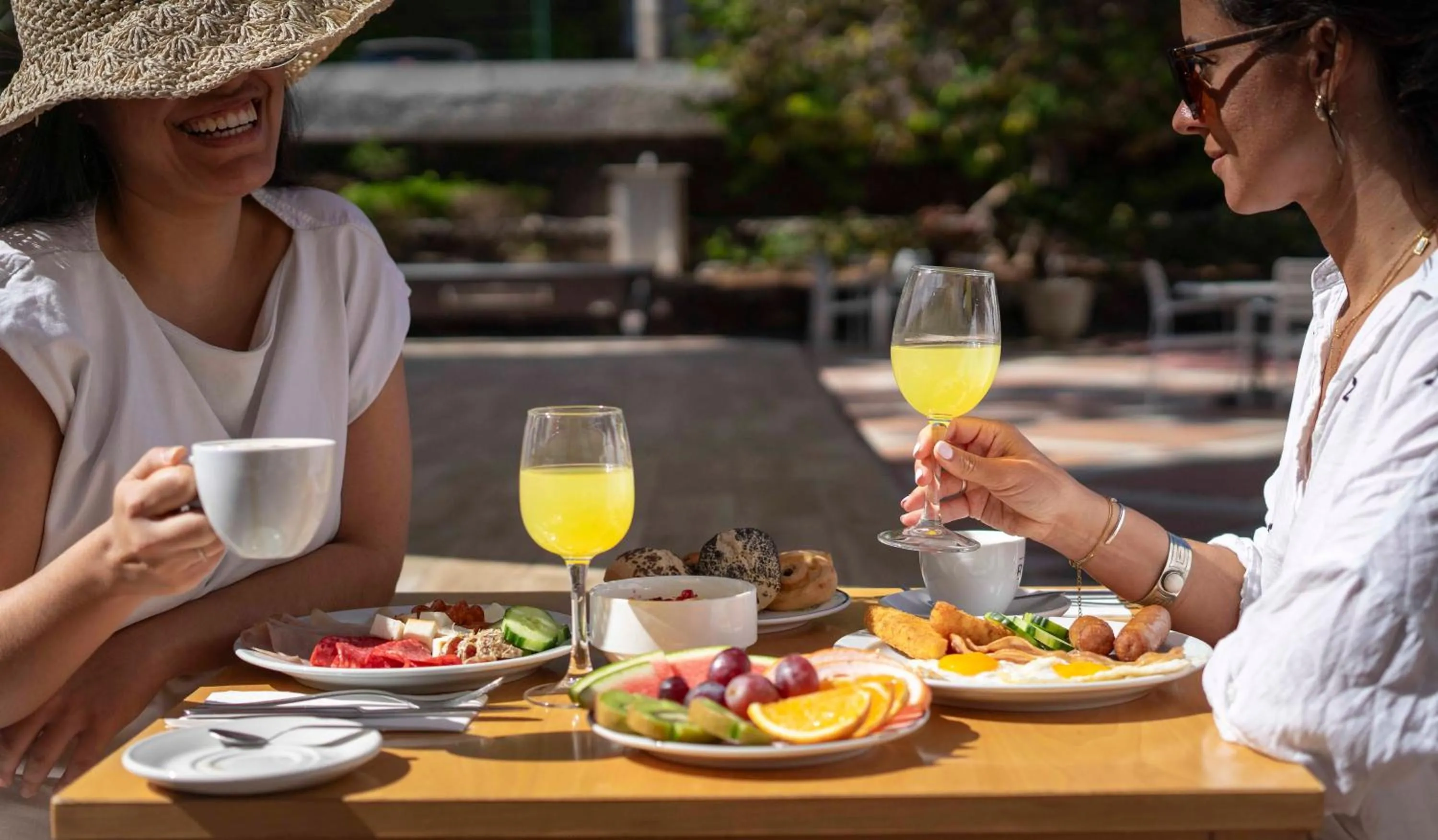 Restaurant/places to eat in Ona Palm Beach