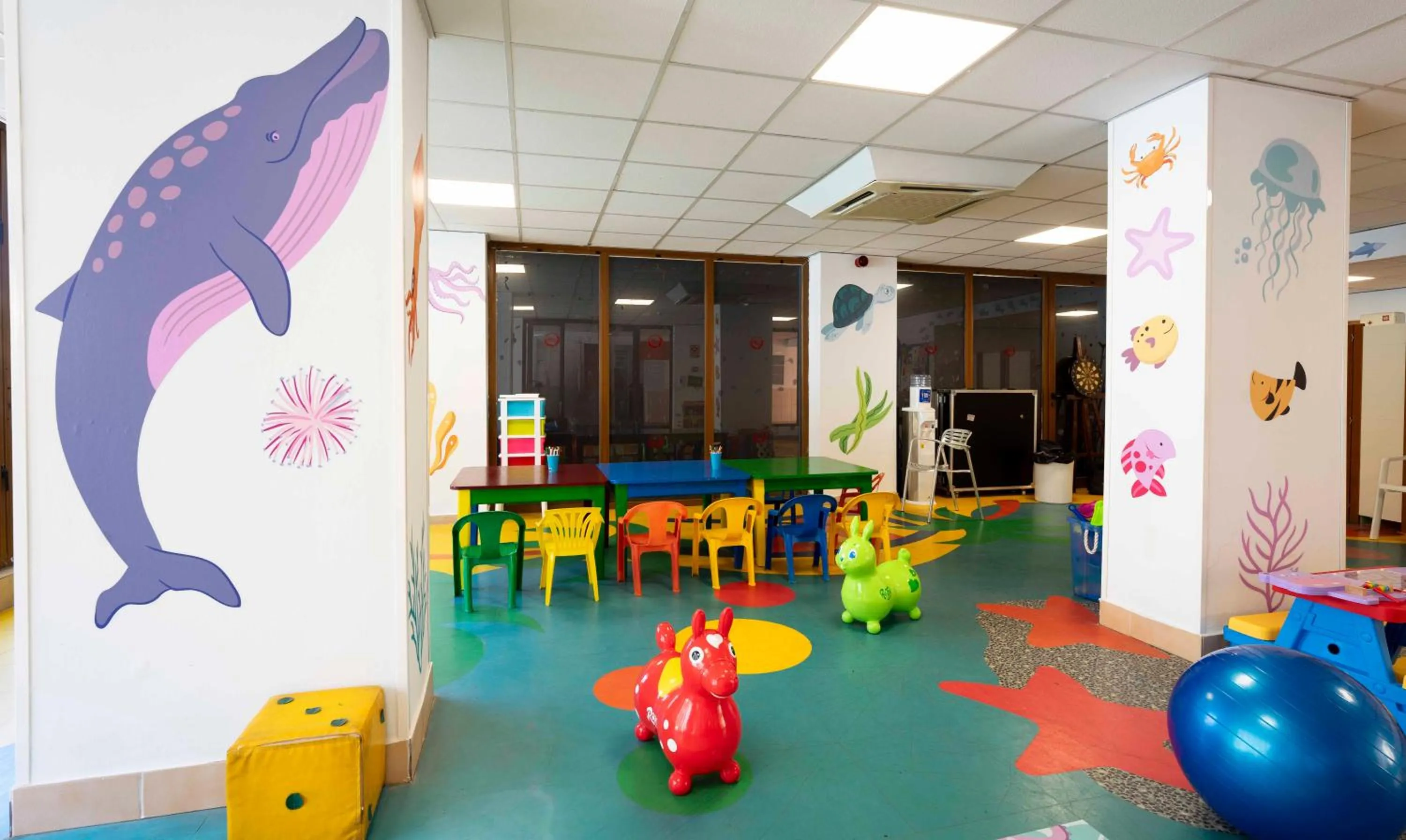 Property building in Ona Palm Beach