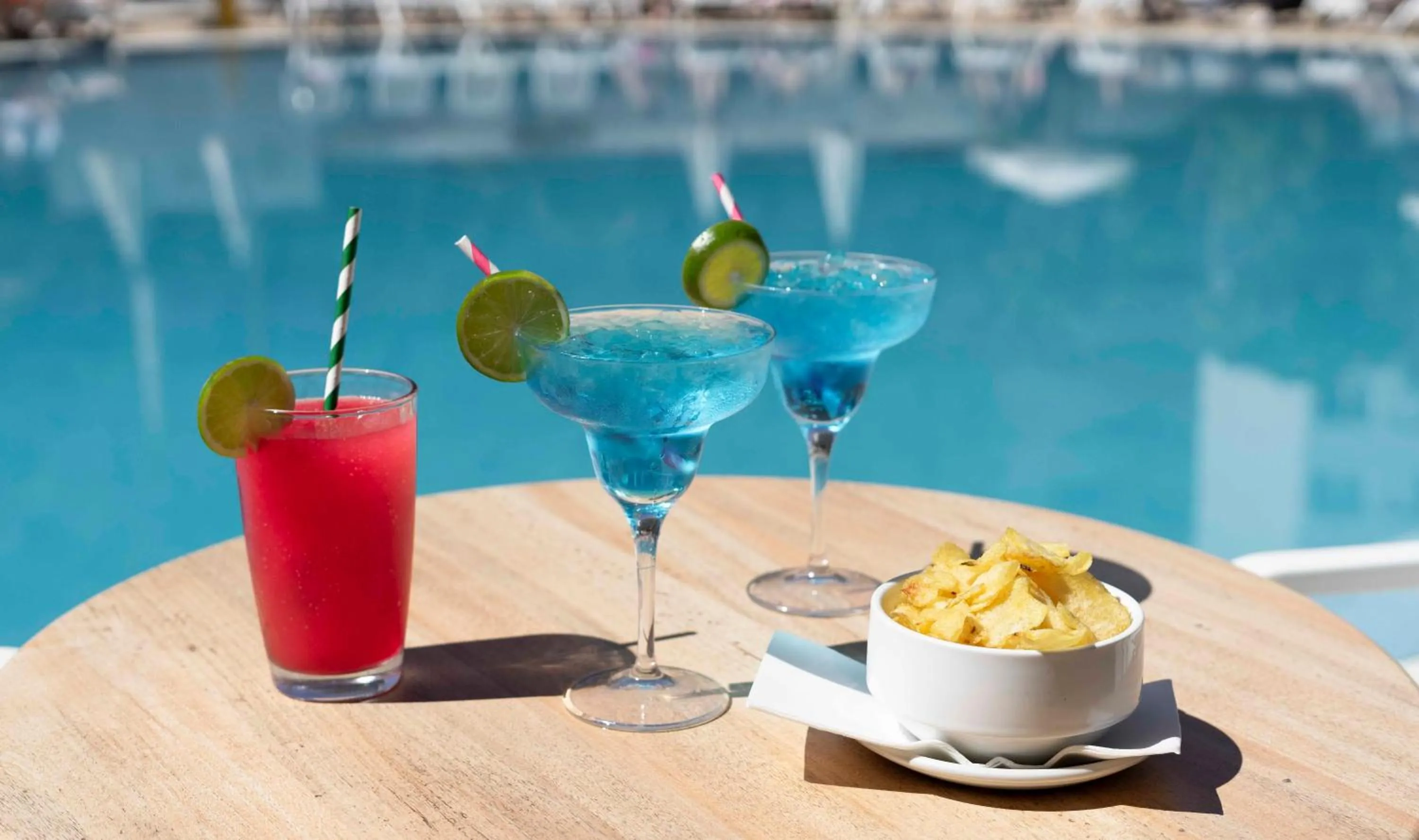 Swimming pool in Ona Palm Beach