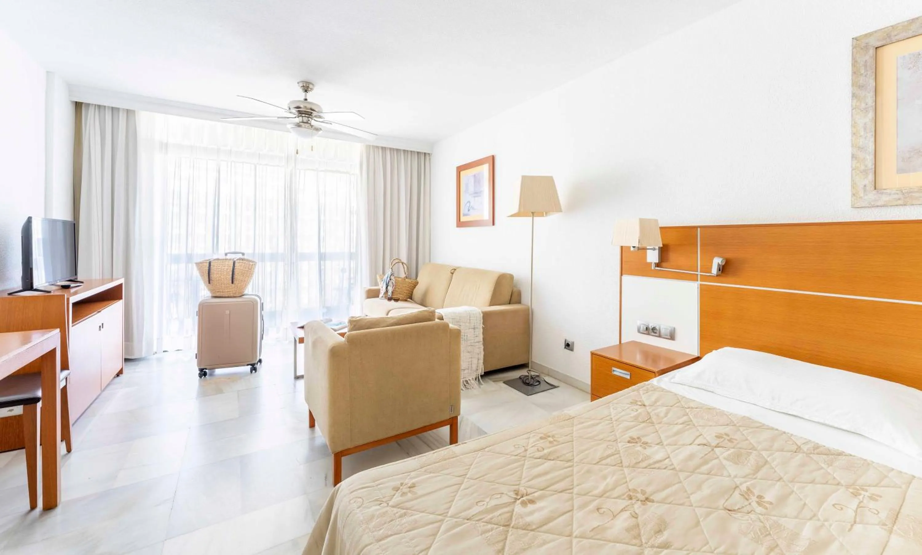 Bedroom, Bed in Ona Palm Beach