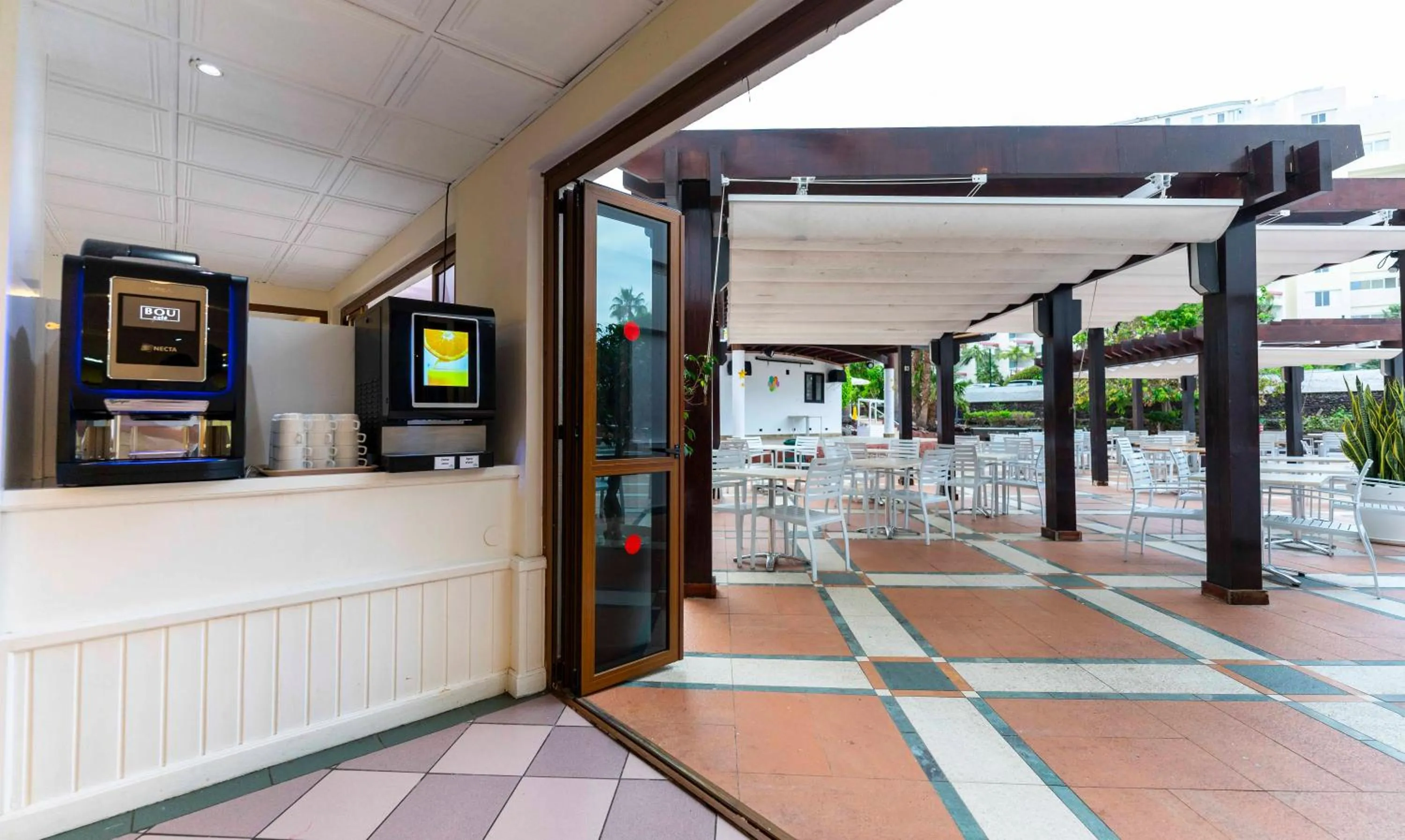 Restaurant/places to eat in Ona Palm Beach