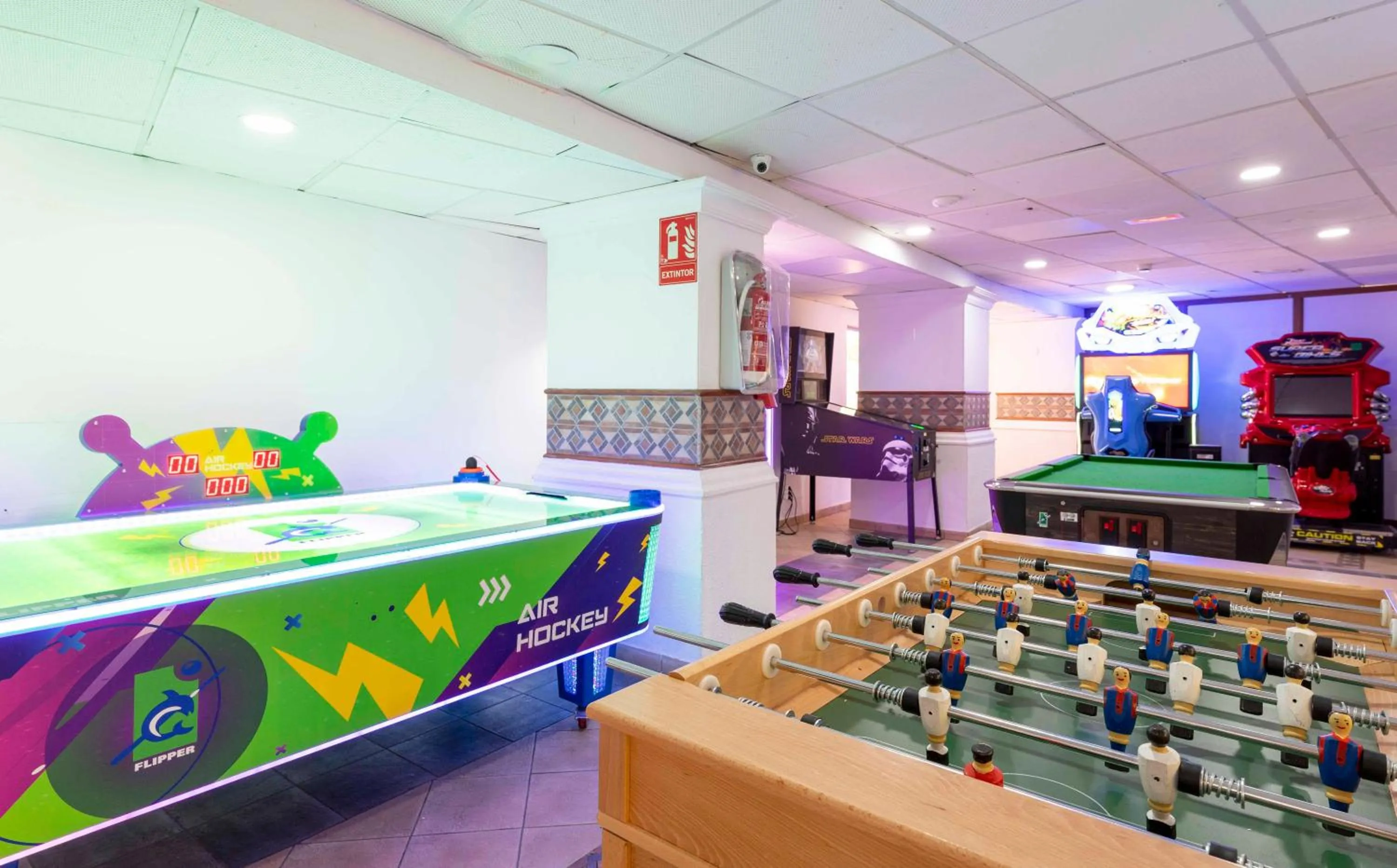 Property building in Ona Palm Beach