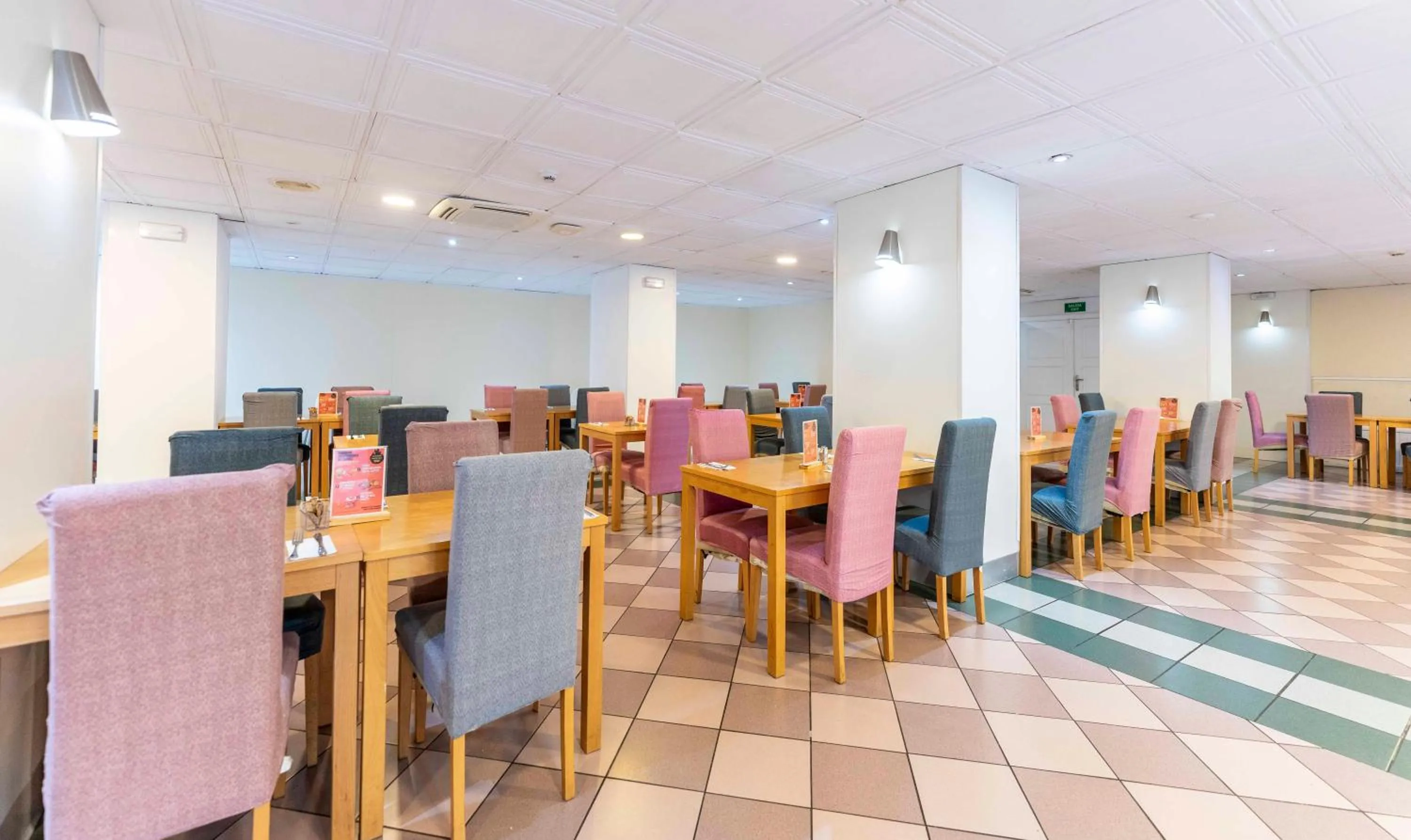 Property building in Ona Palm Beach