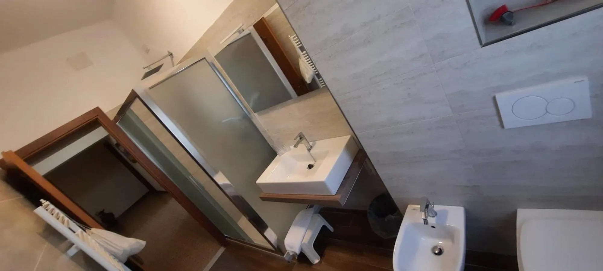 Bathroom in Hotel Dora