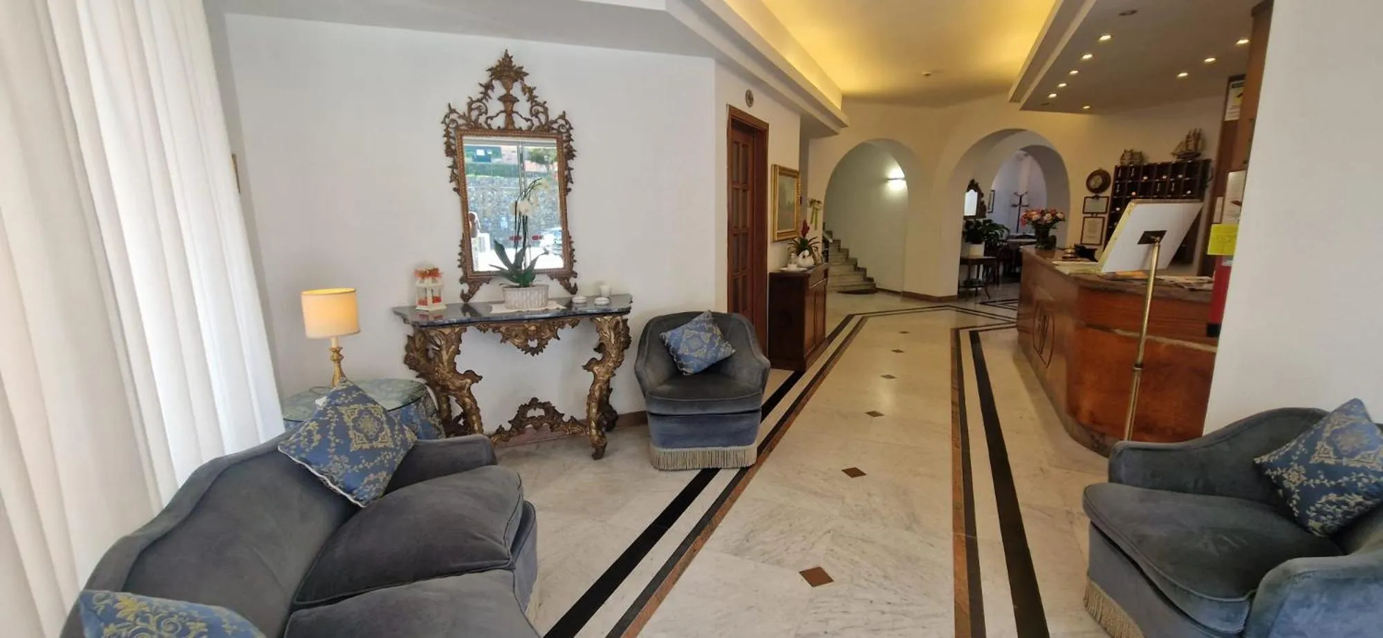 Lobby or reception in Hotel Dora
