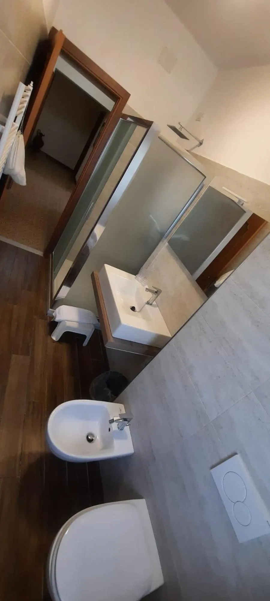 Bathroom in Hotel Dora