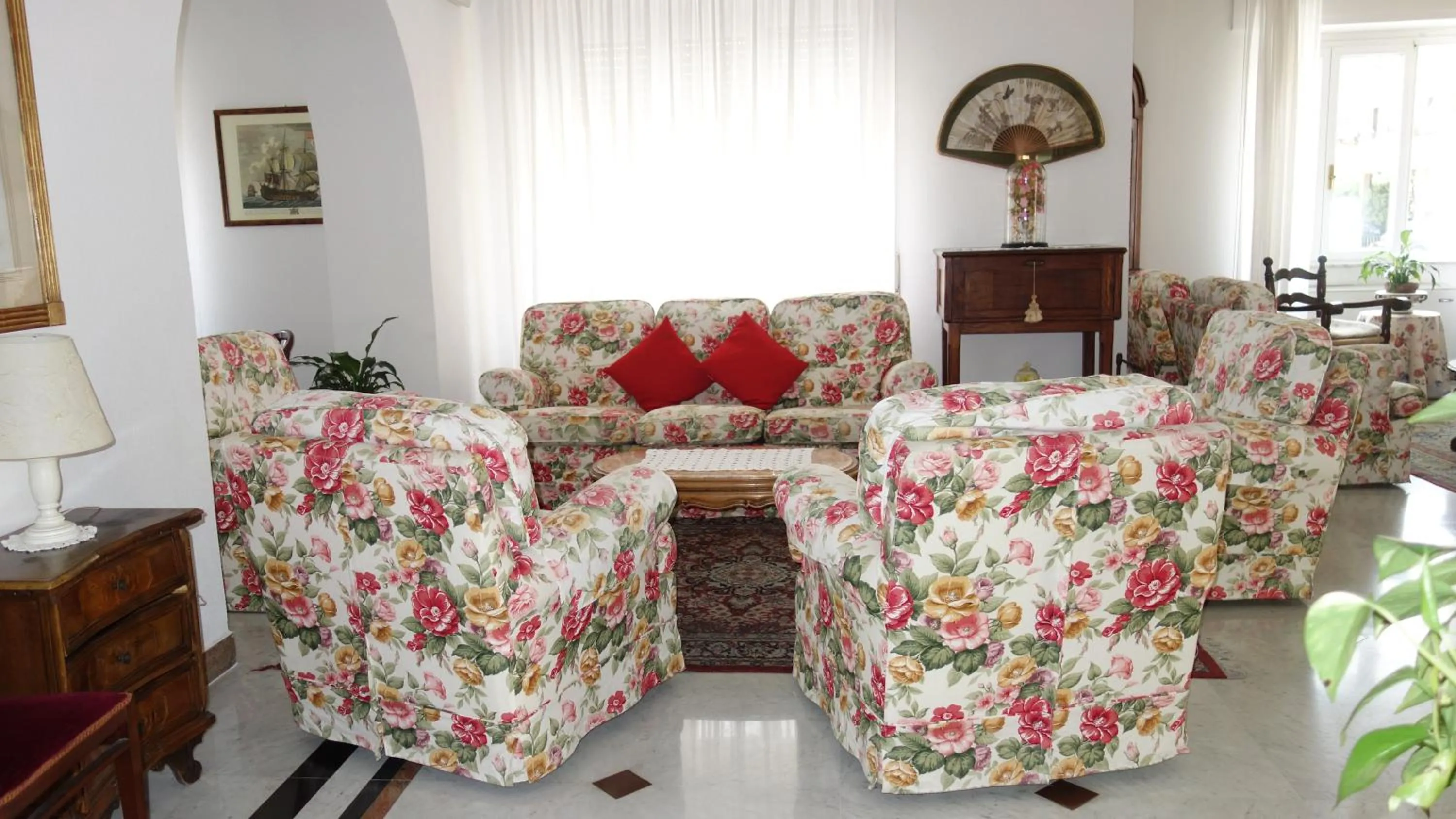 Seating area in Hotel Dora