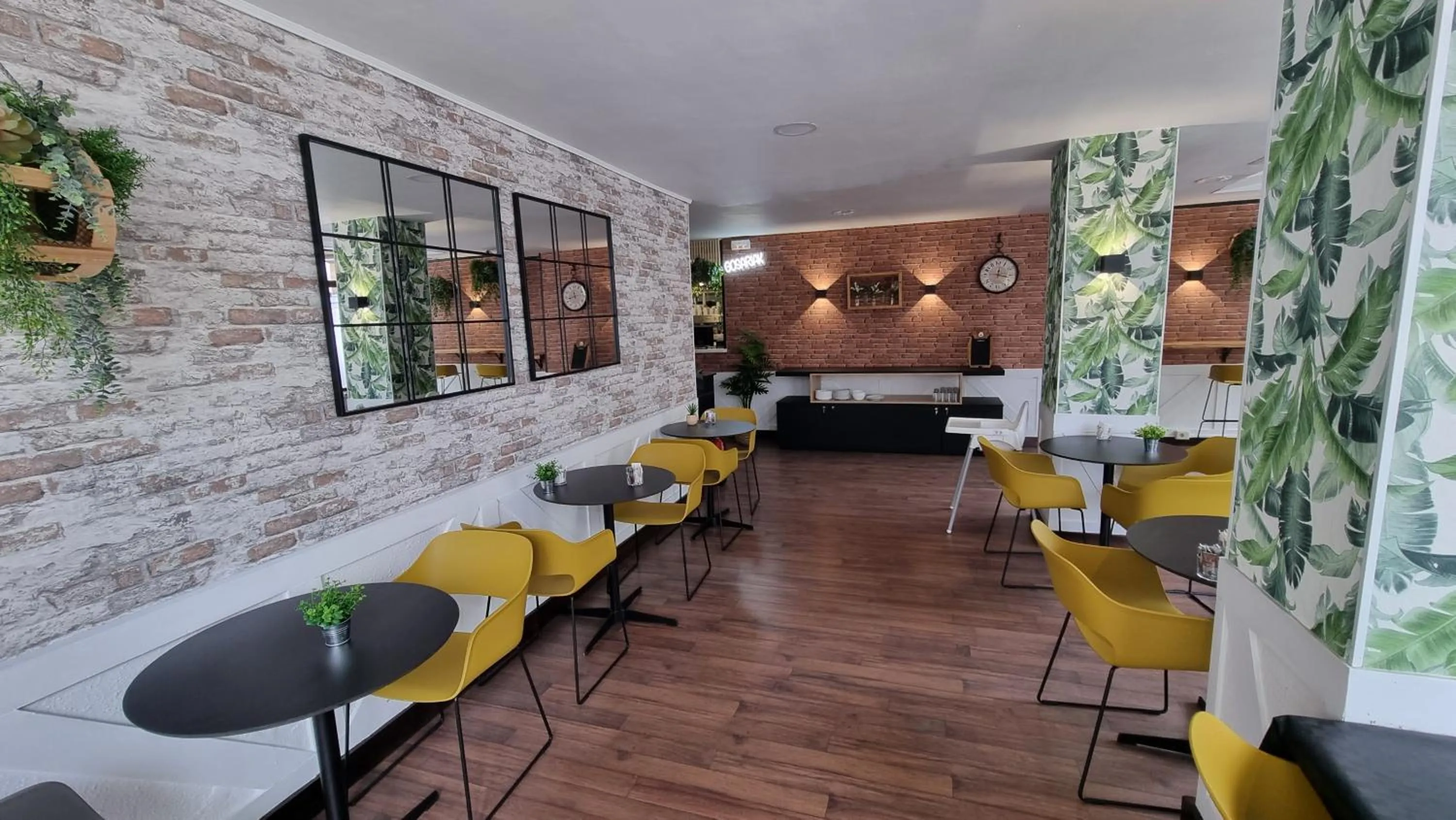 Communal lounge/ TV room in Hotel Norte