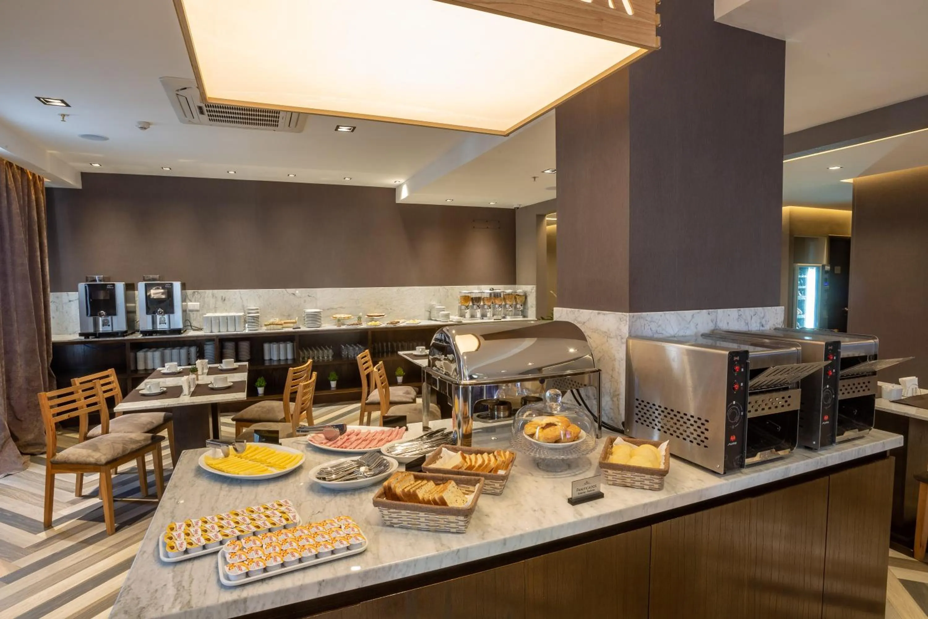 Continental breakfast in Fuente Mayor Hotel Centro