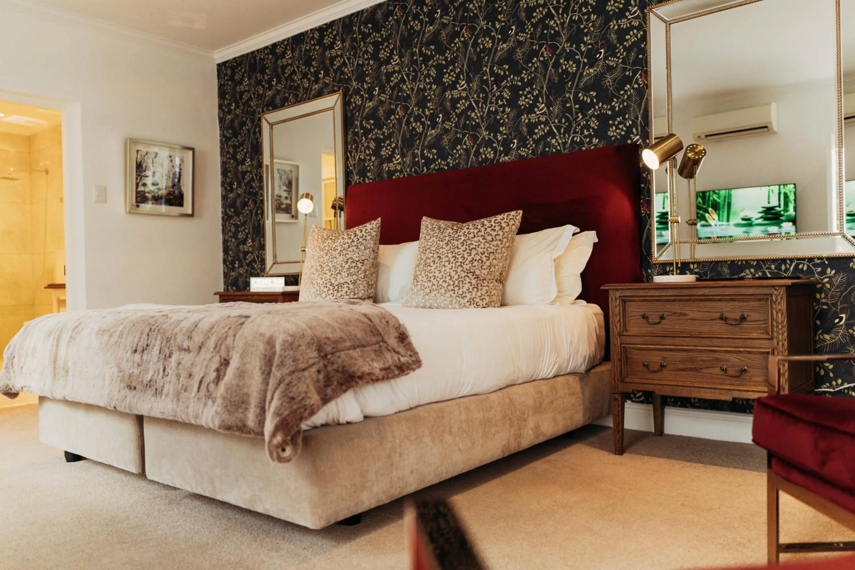 Bed in Les Chambres Guest House