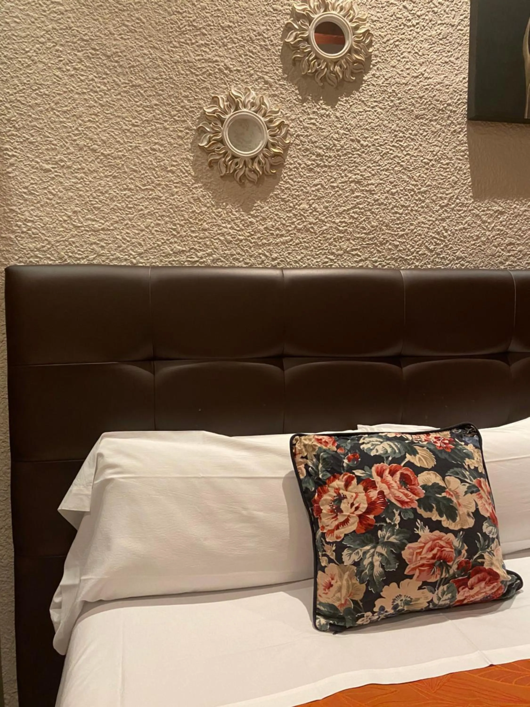 Bed in Hostal Orleans