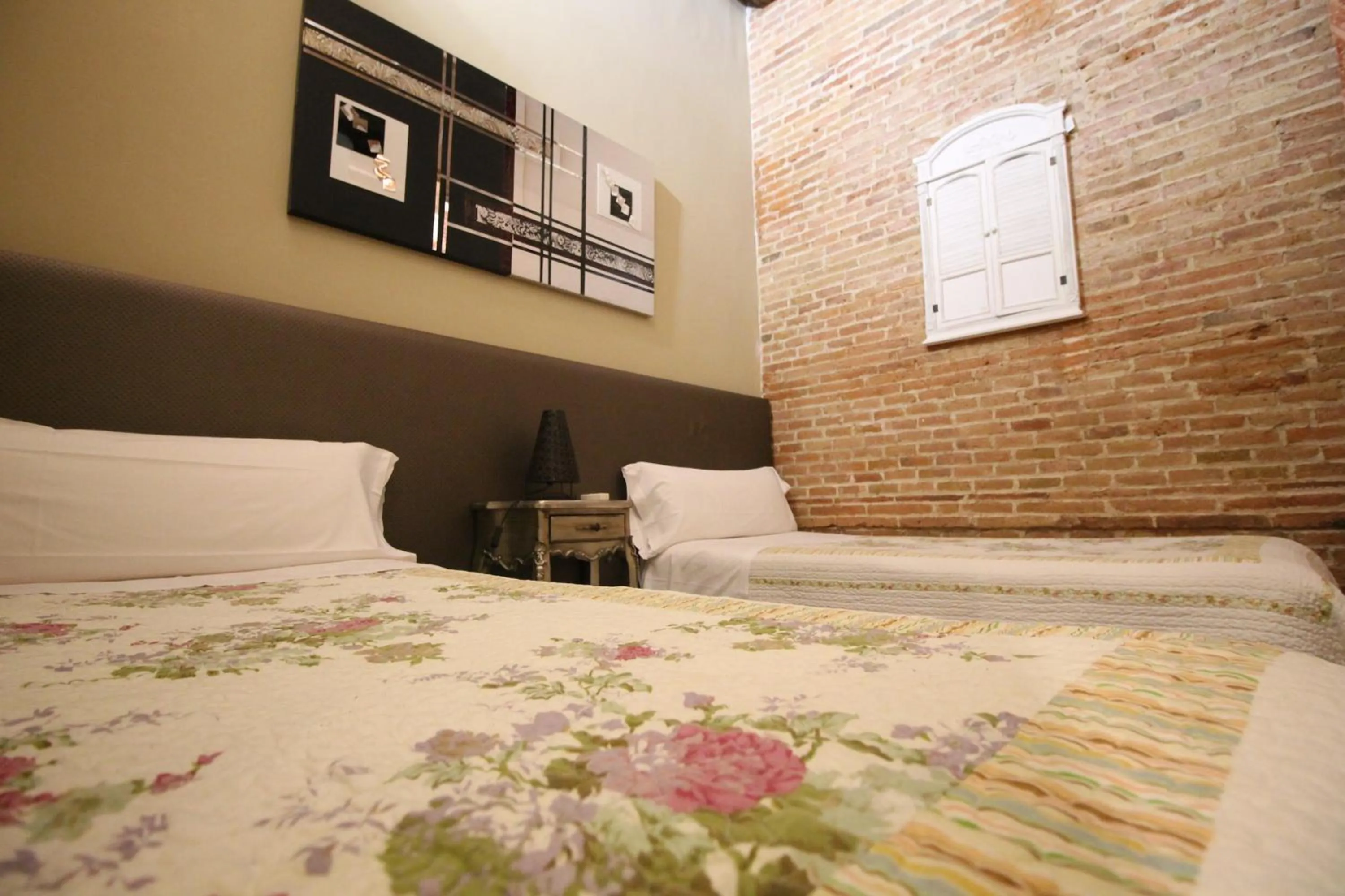 Bed in Hostal Orleans