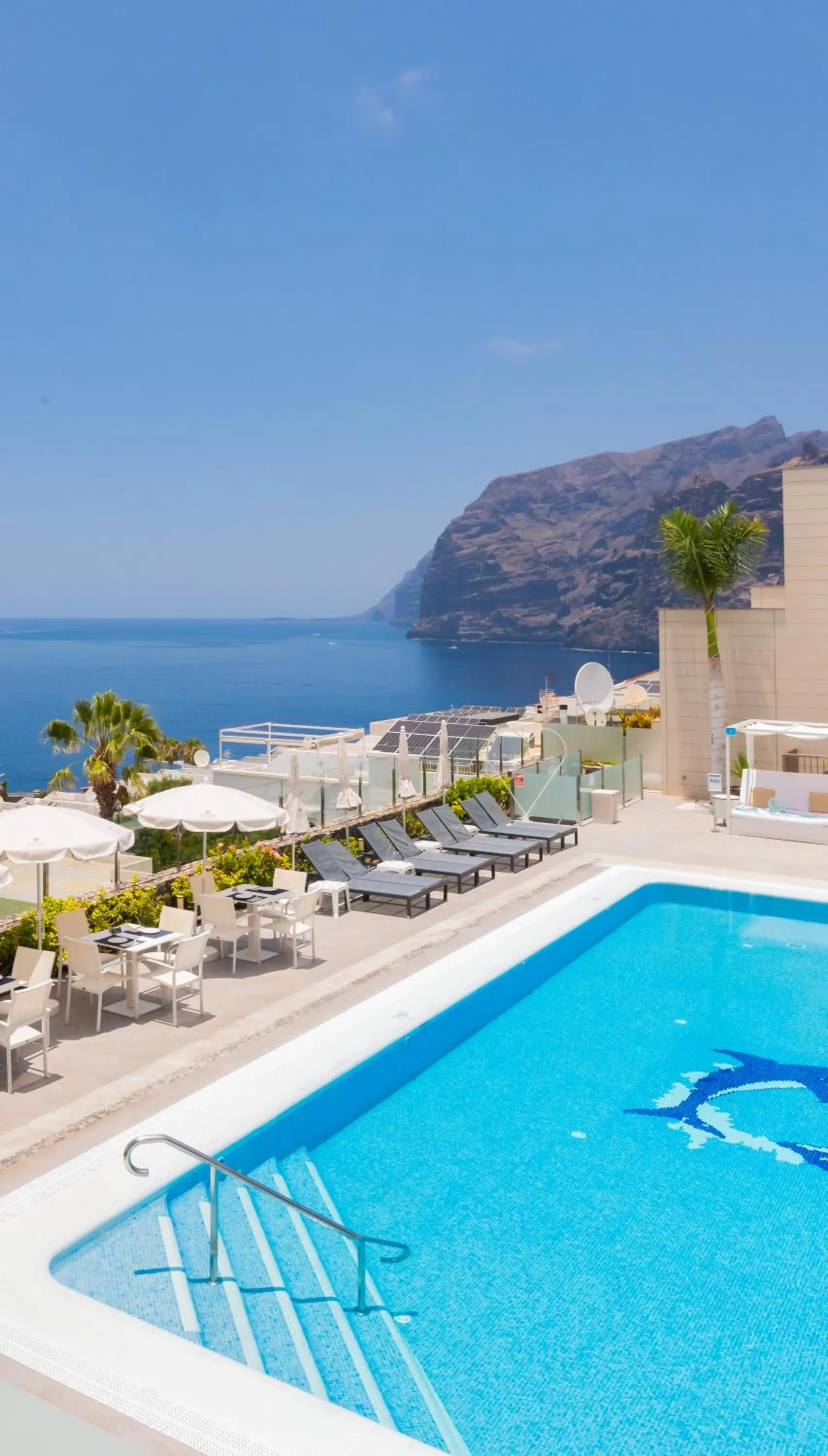 Pool view in Klayman Diamond Aparthotel