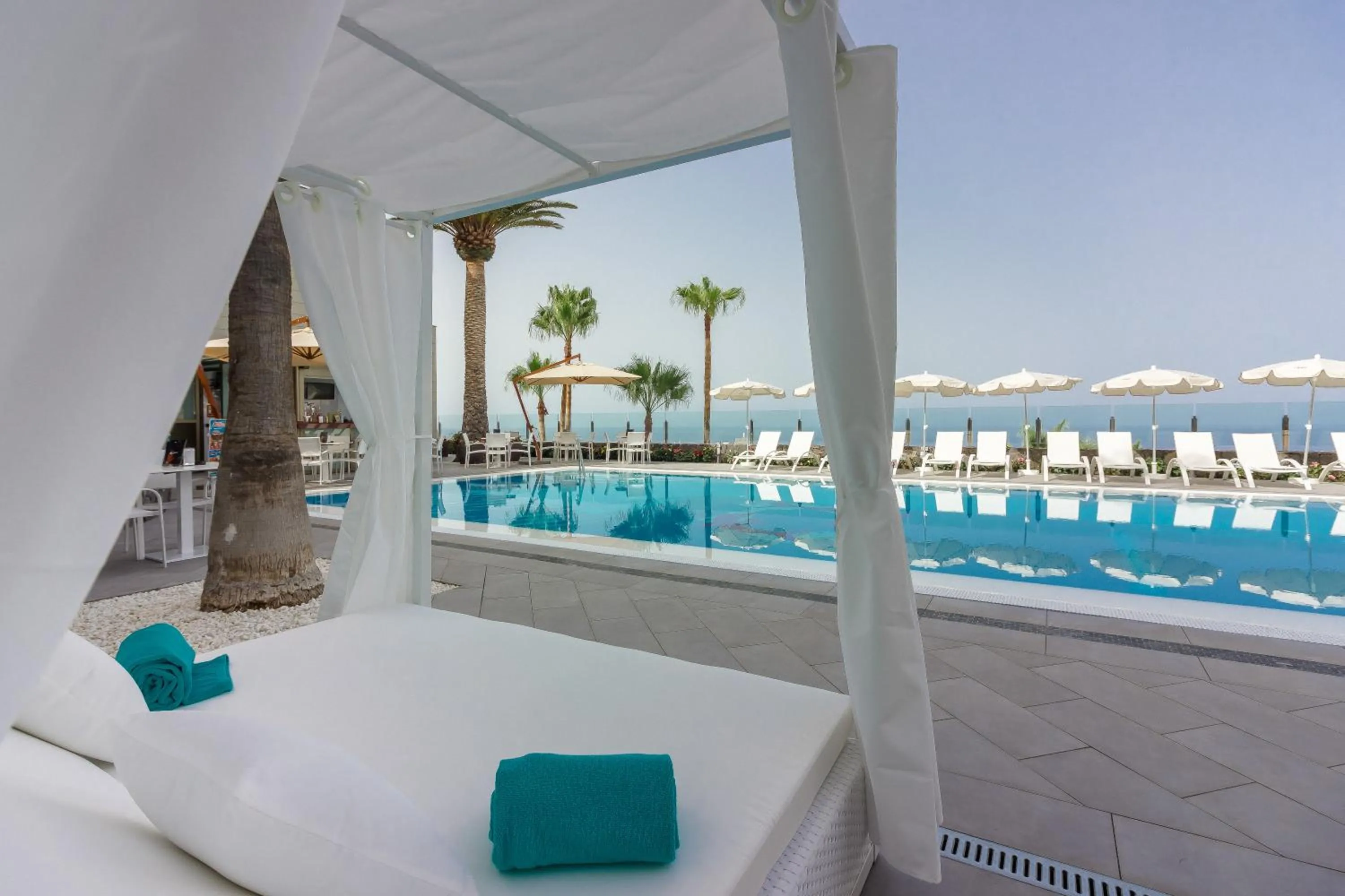 Swimming pool in Klayman Diamond Aparthotel