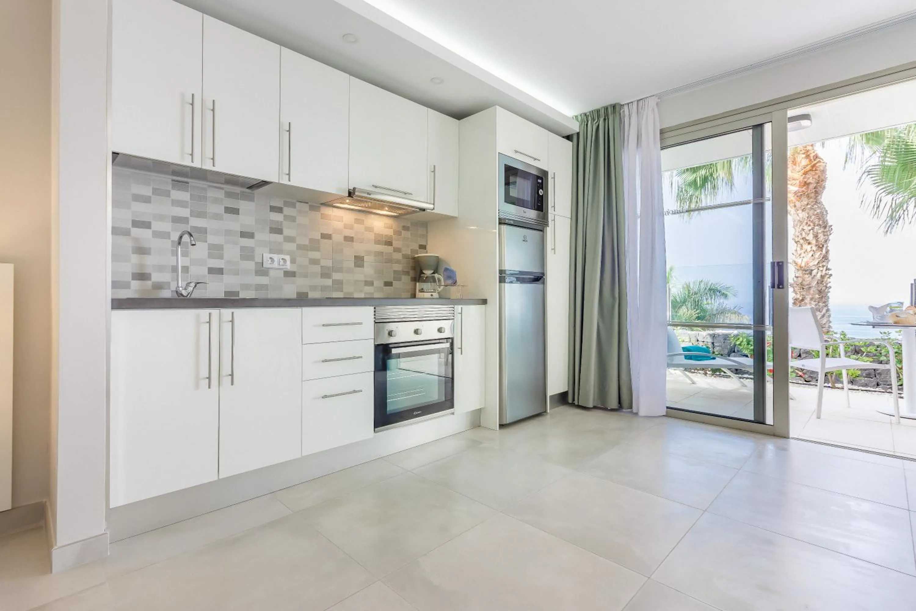 Kitchen or kitchenette in Klayman Diamond Aparthotel
