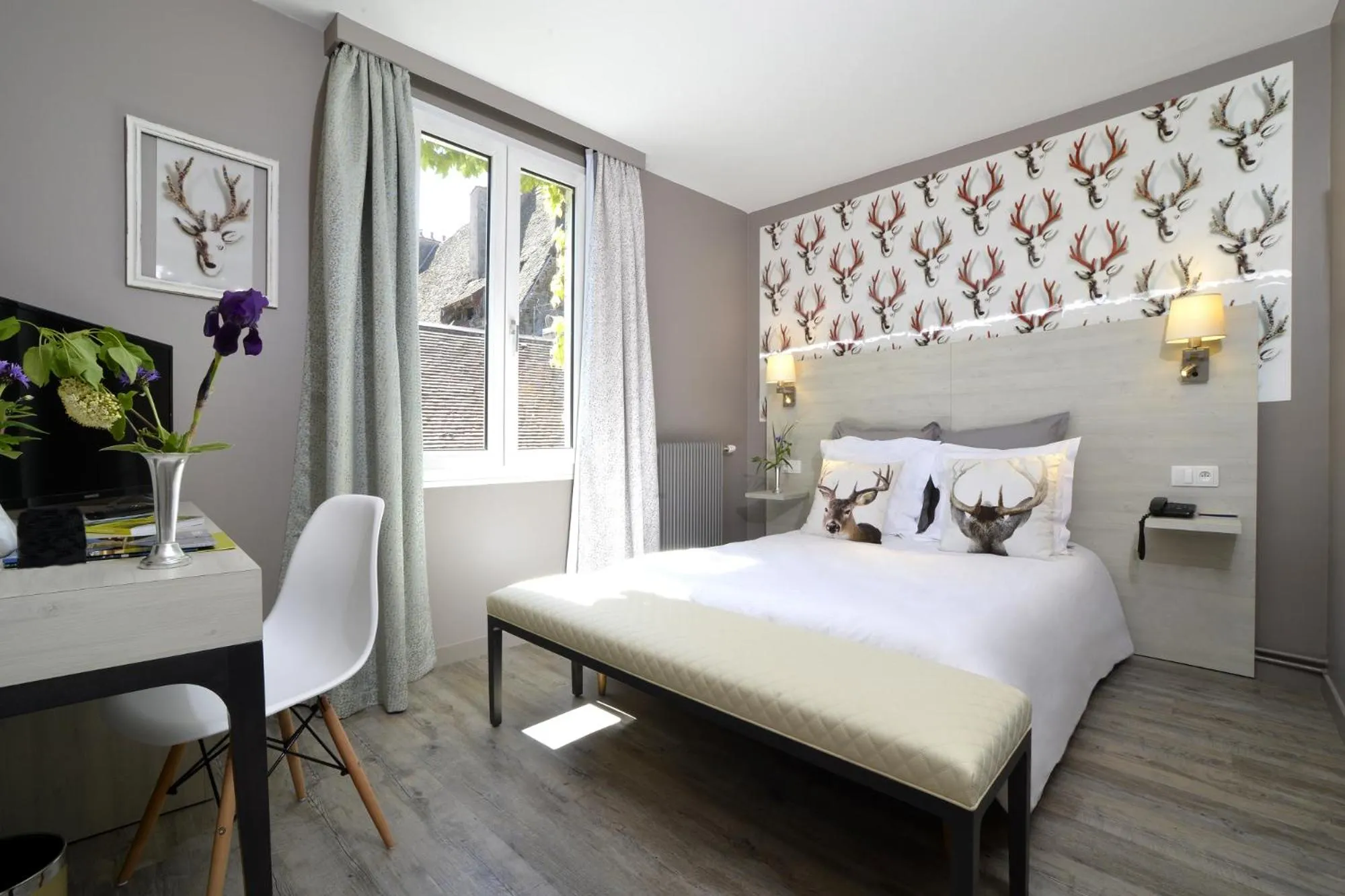 Photo of the whole room, Bed in Hôtel de France