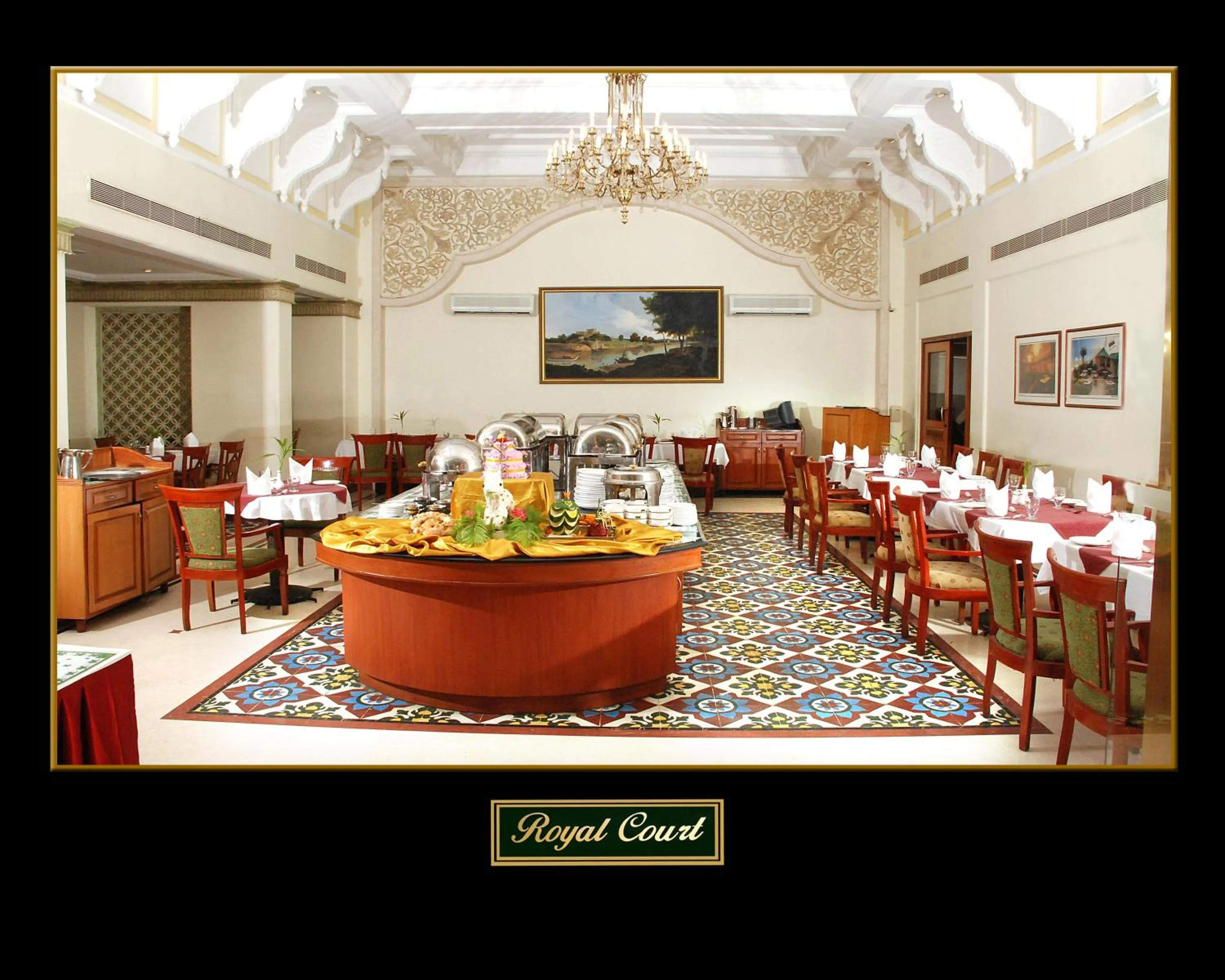 Restaurant/places to eat in Royal Court