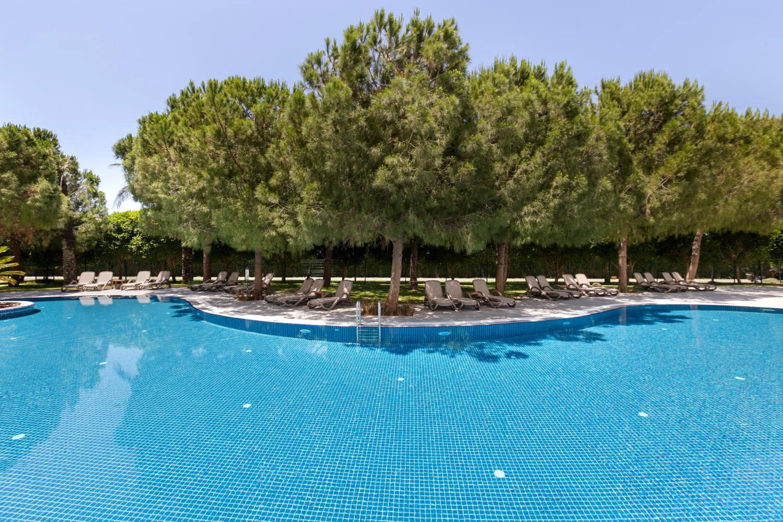 Swimming pool in Miracle Resort Hotel