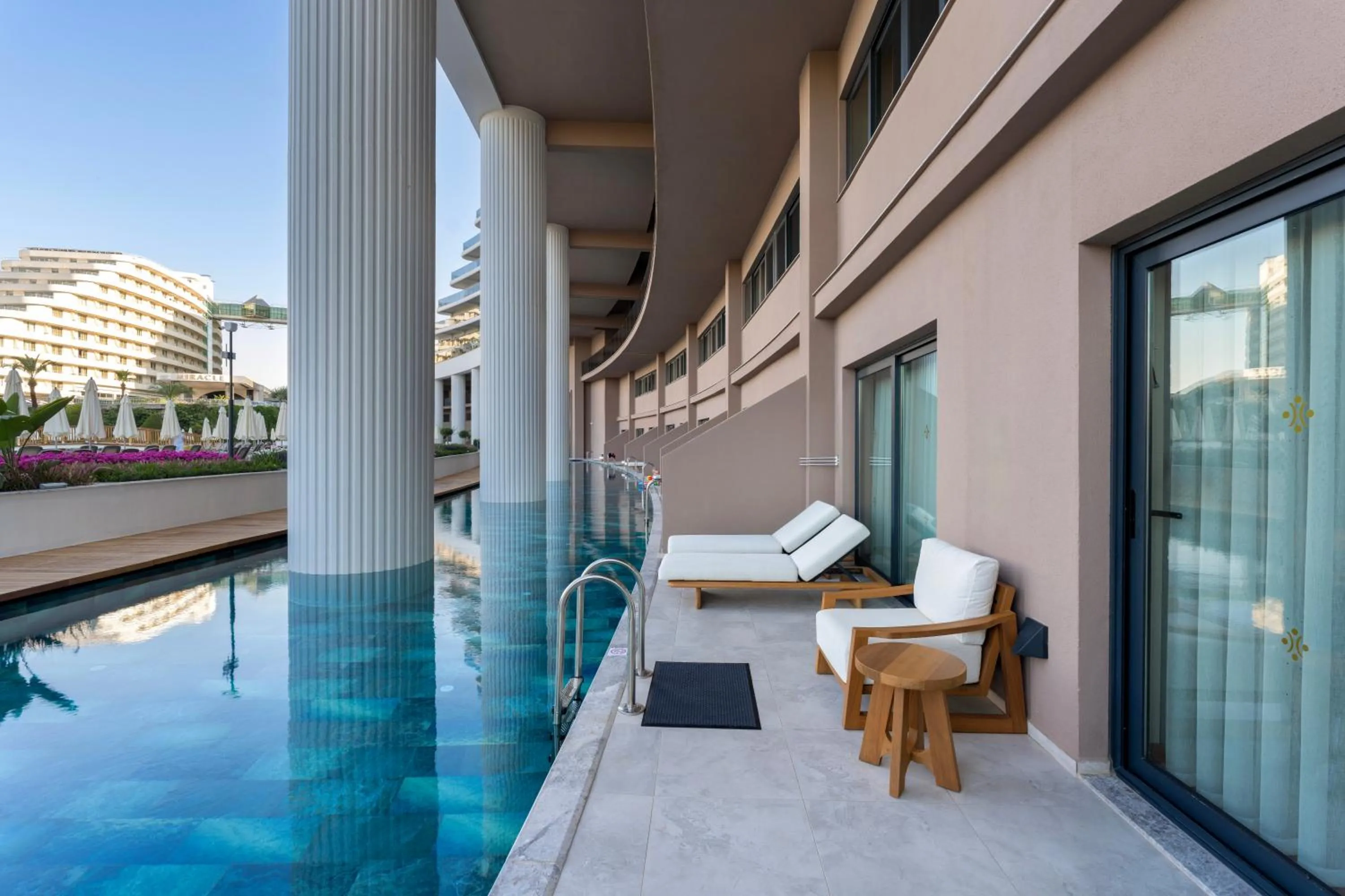 Balcony/Terrace in Miracle Resort Hotel