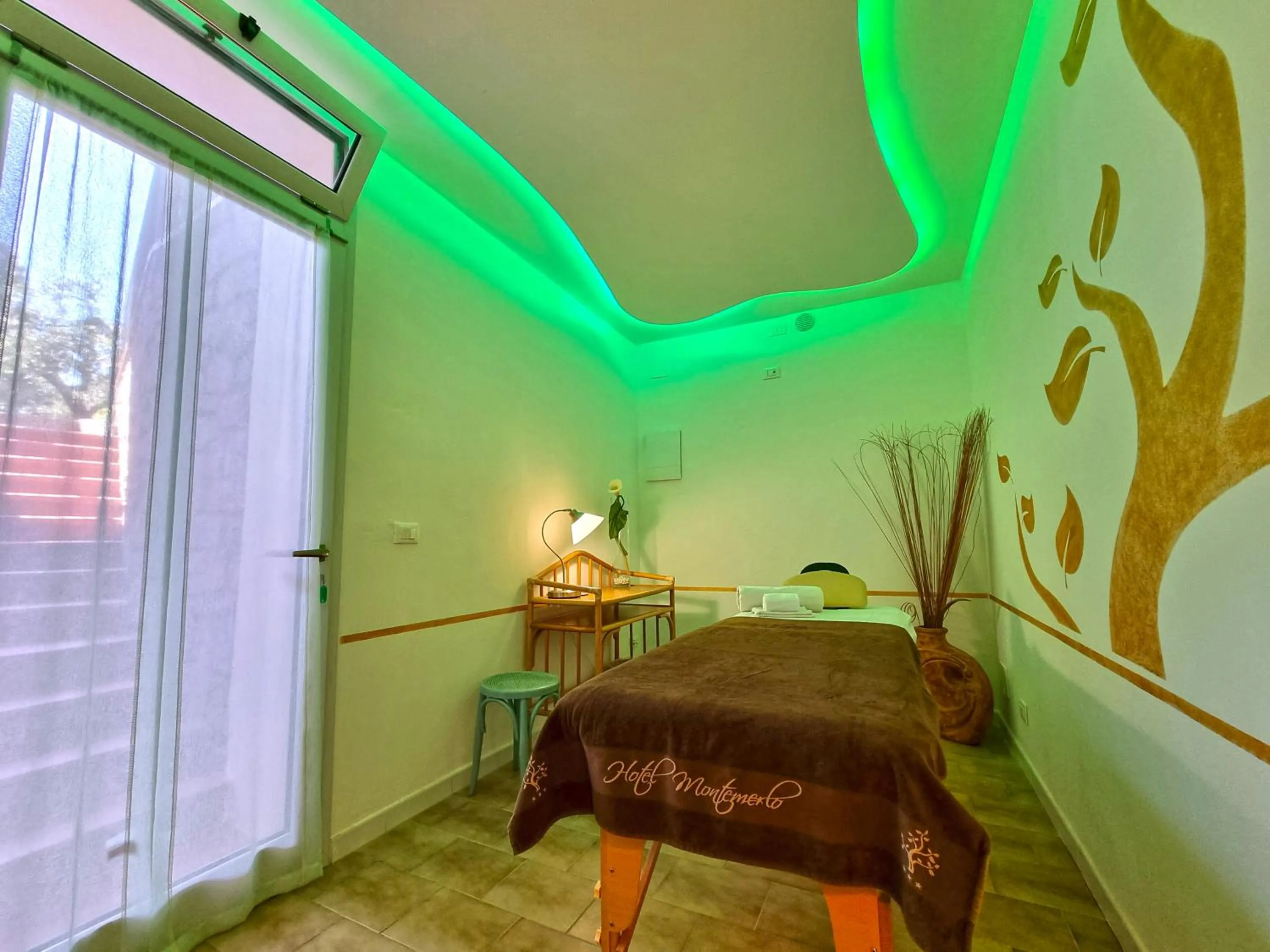 Massage, Bed in Eco Hotel Montemerlo