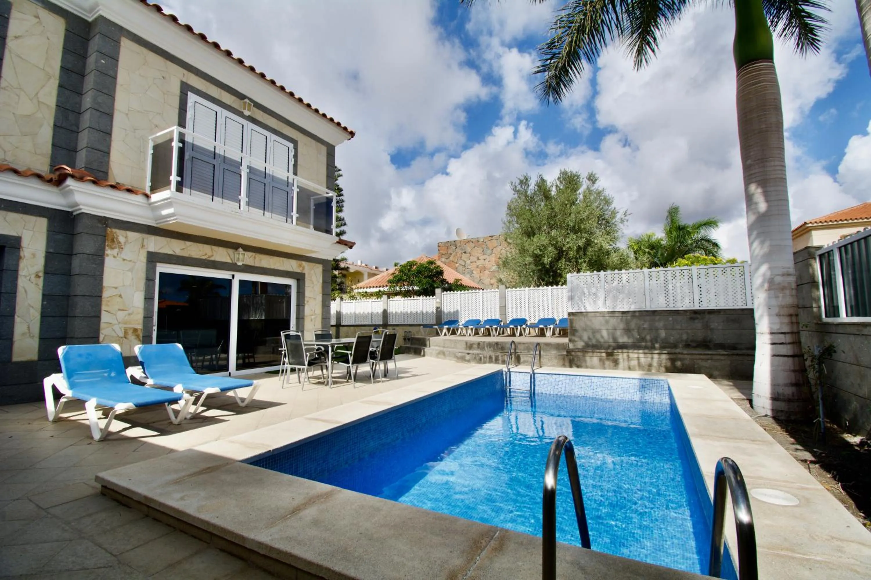 Property building in Villa Lovisi