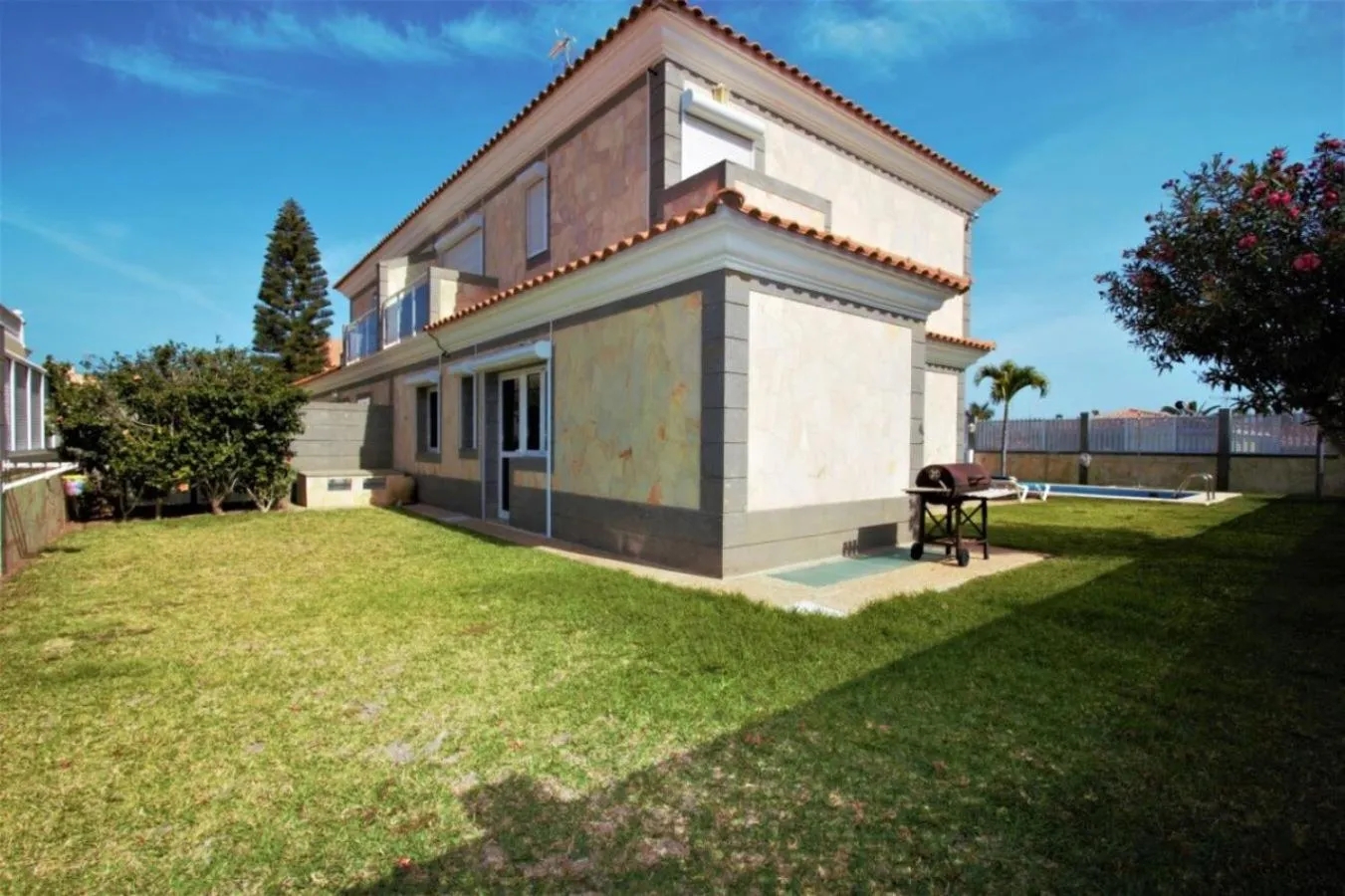 Property building in Villa Lovisi