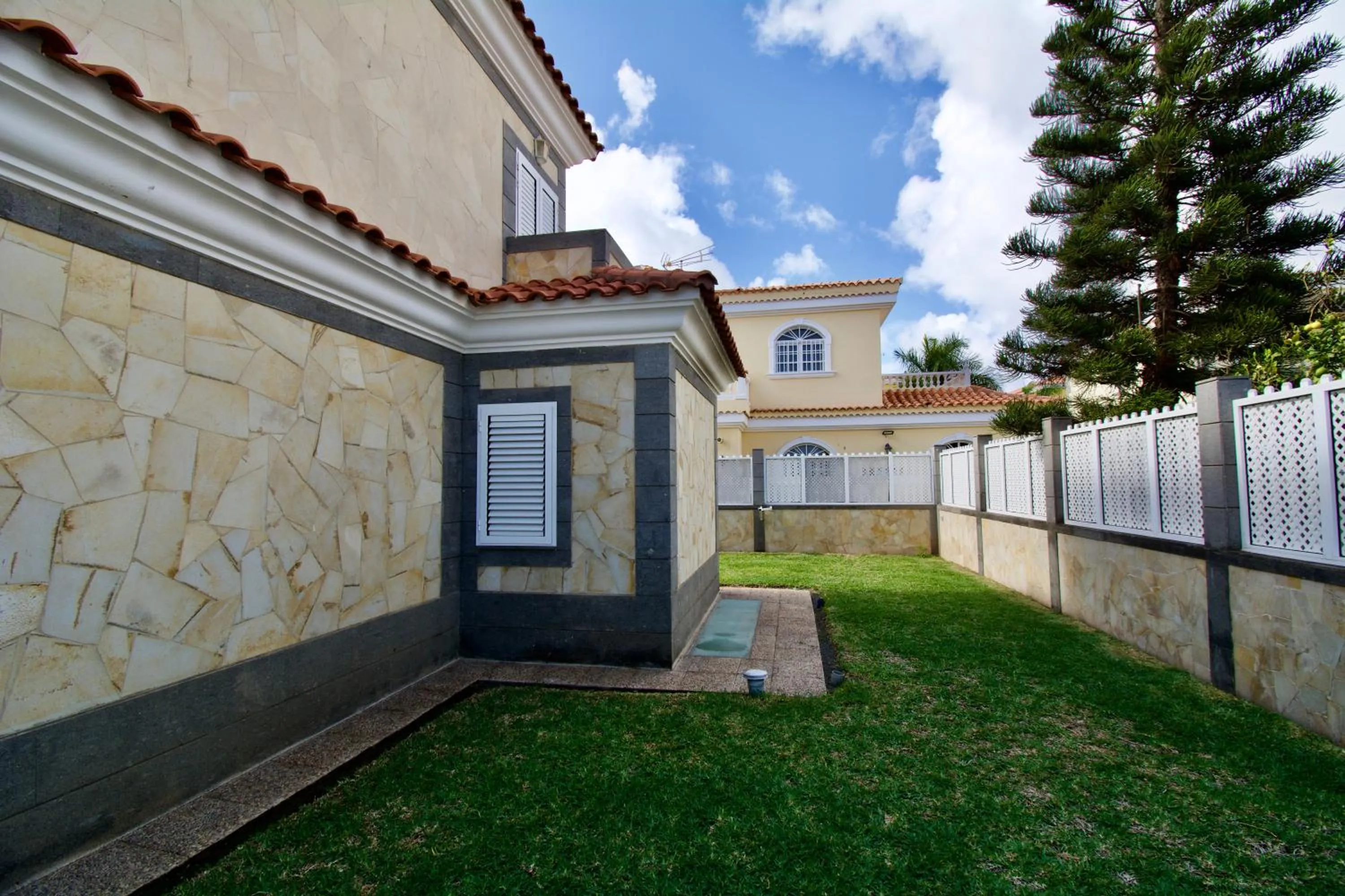 Property building in Villa Lovisi