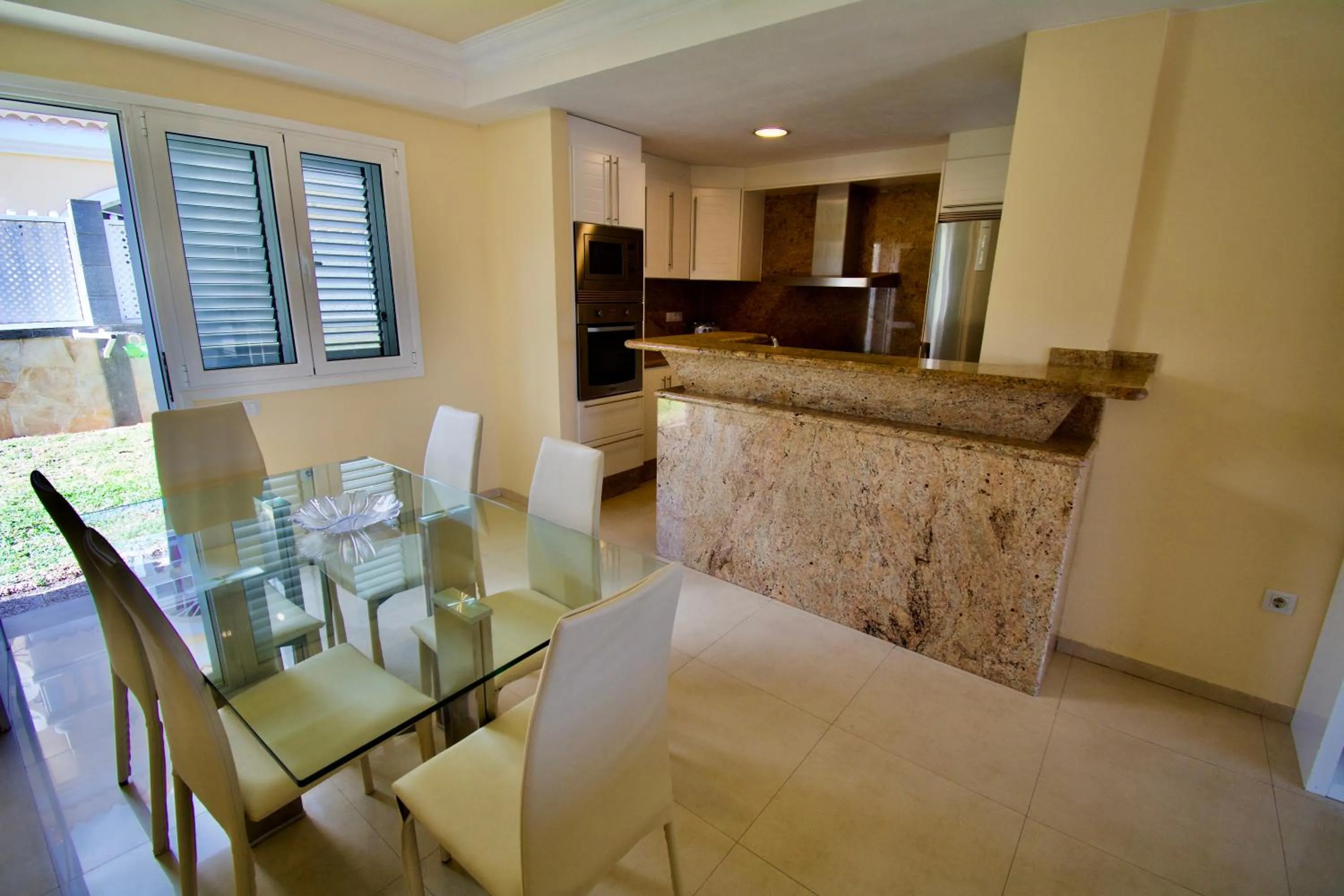 Kitchen or kitchenette in Villa Lovisi