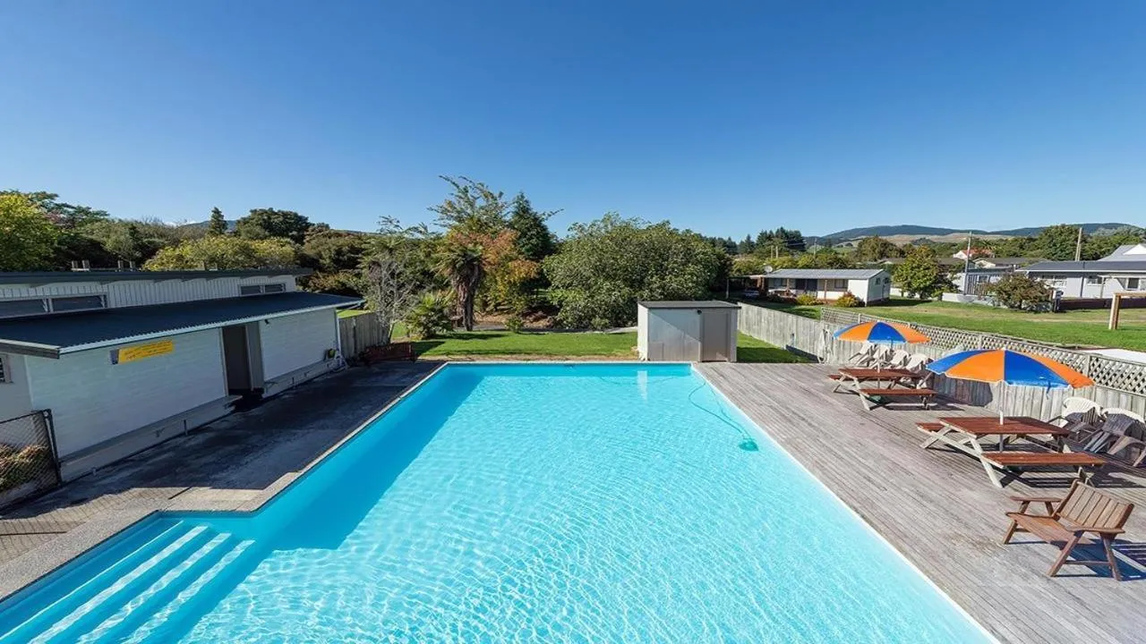 Swimming pool in Holdens Bay Holiday Park