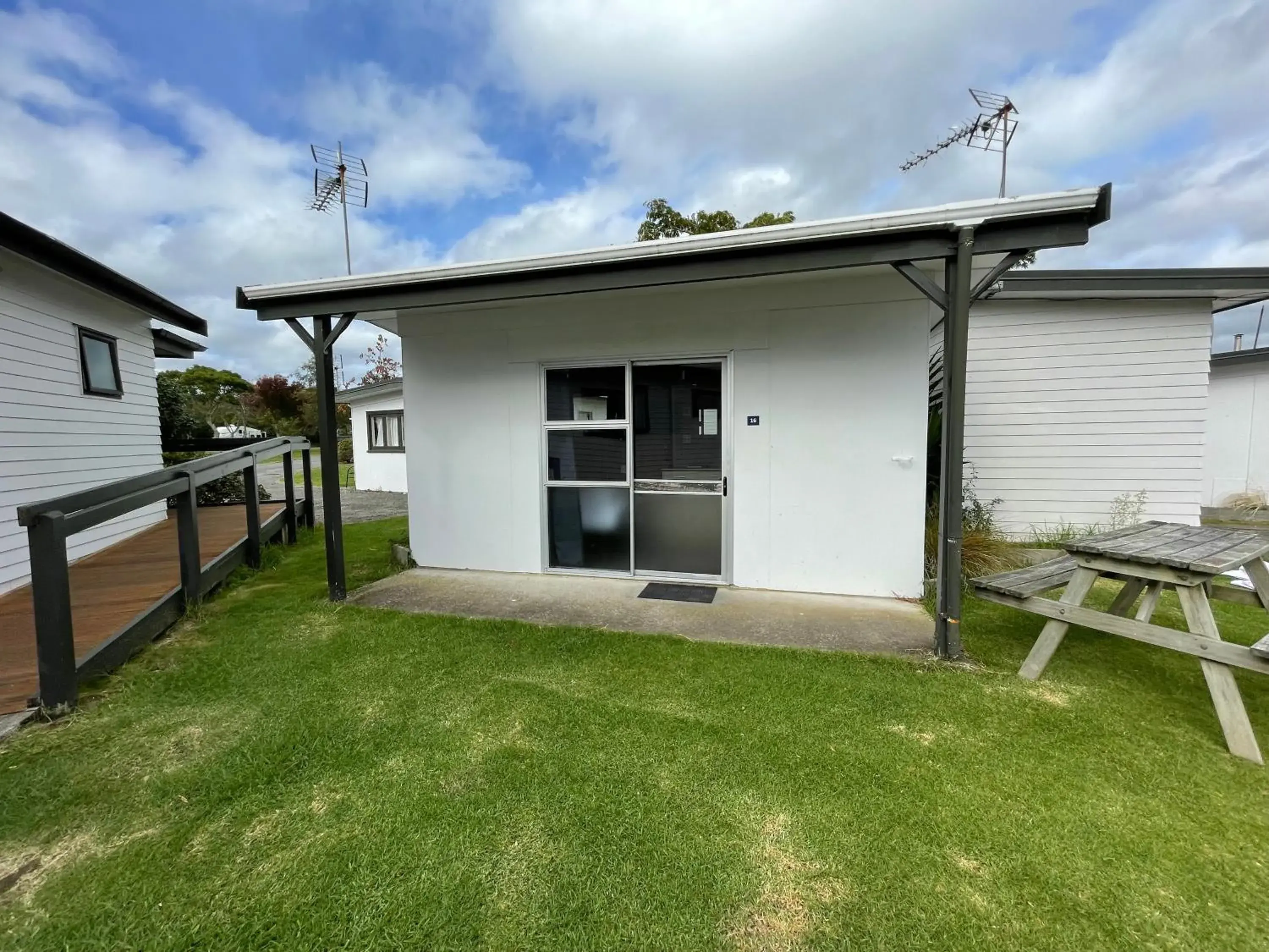 Standard Cabin (Shared Bathroom) in Holdens Bay Holiday Park Standard Cabin (Shared Bathroom) in Holdens Bay Holiday Park