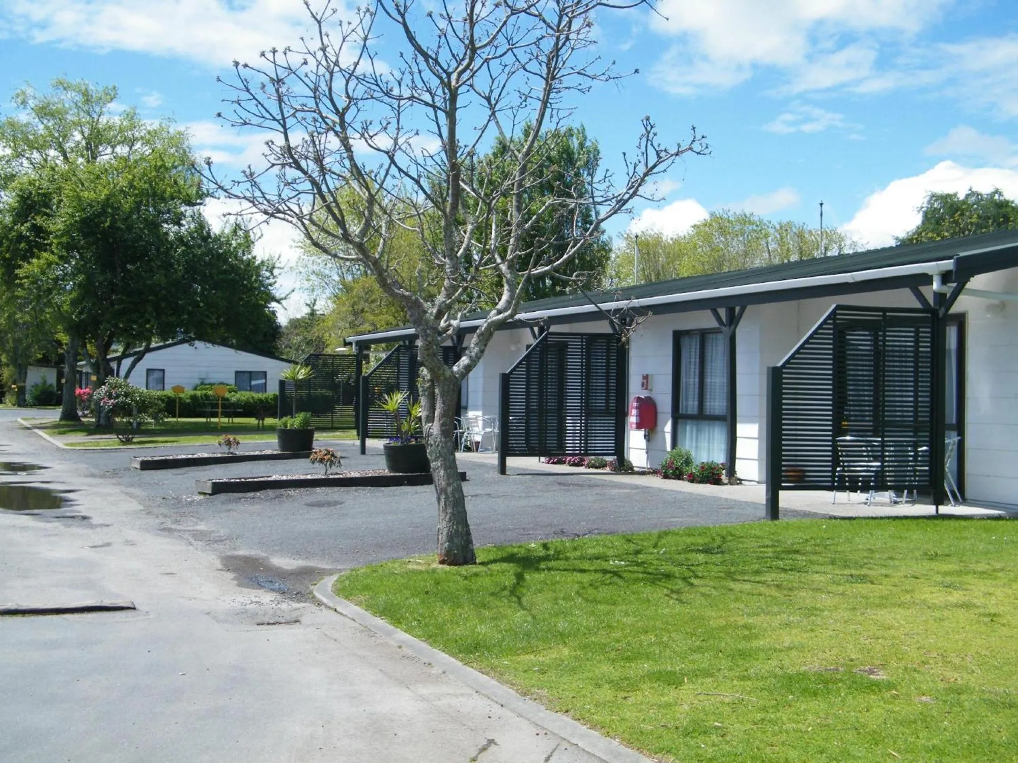 Property building in Holdens Bay Holiday Park